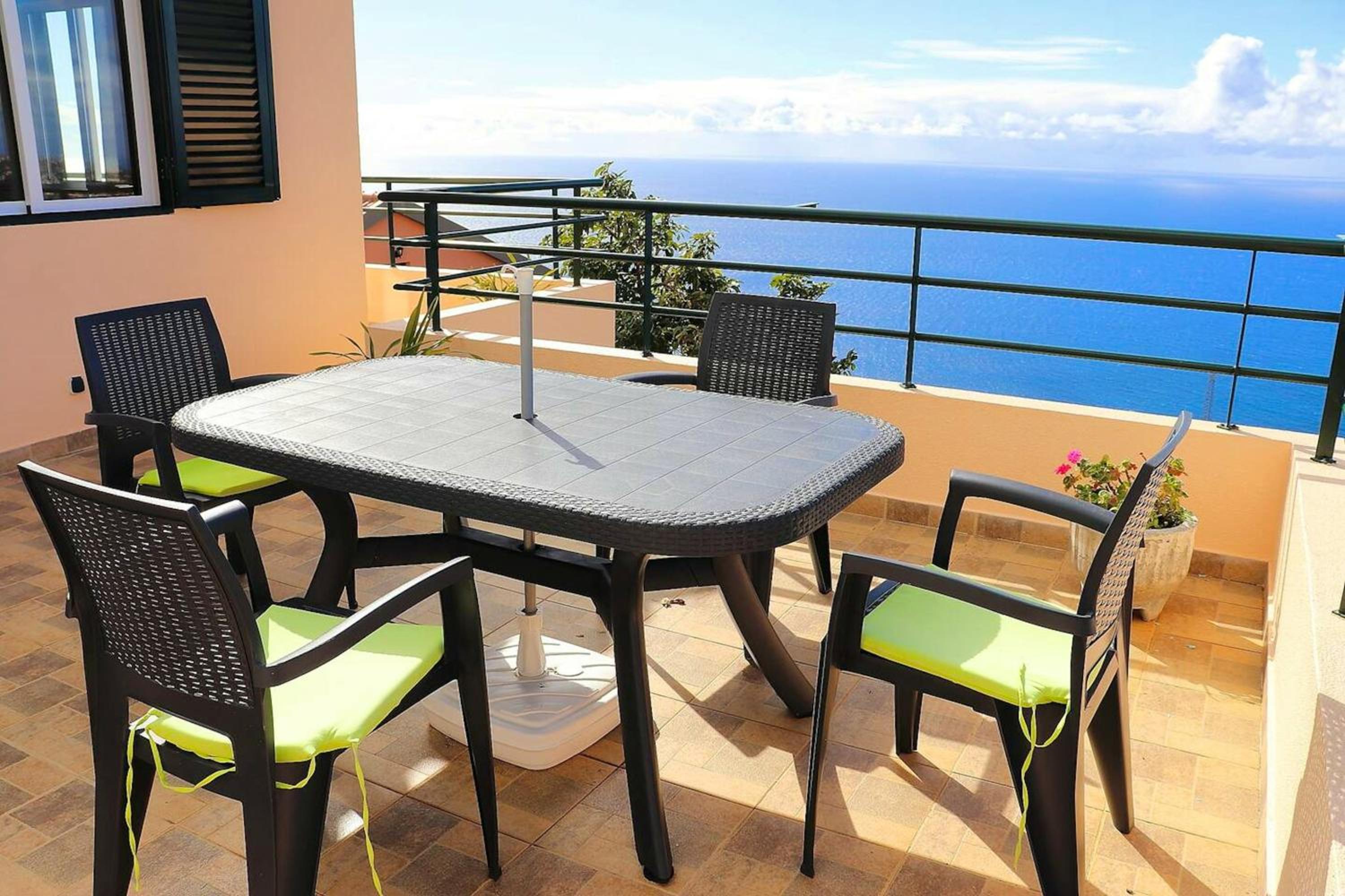 Charming house in Ribeira Brava with a sunny terrace