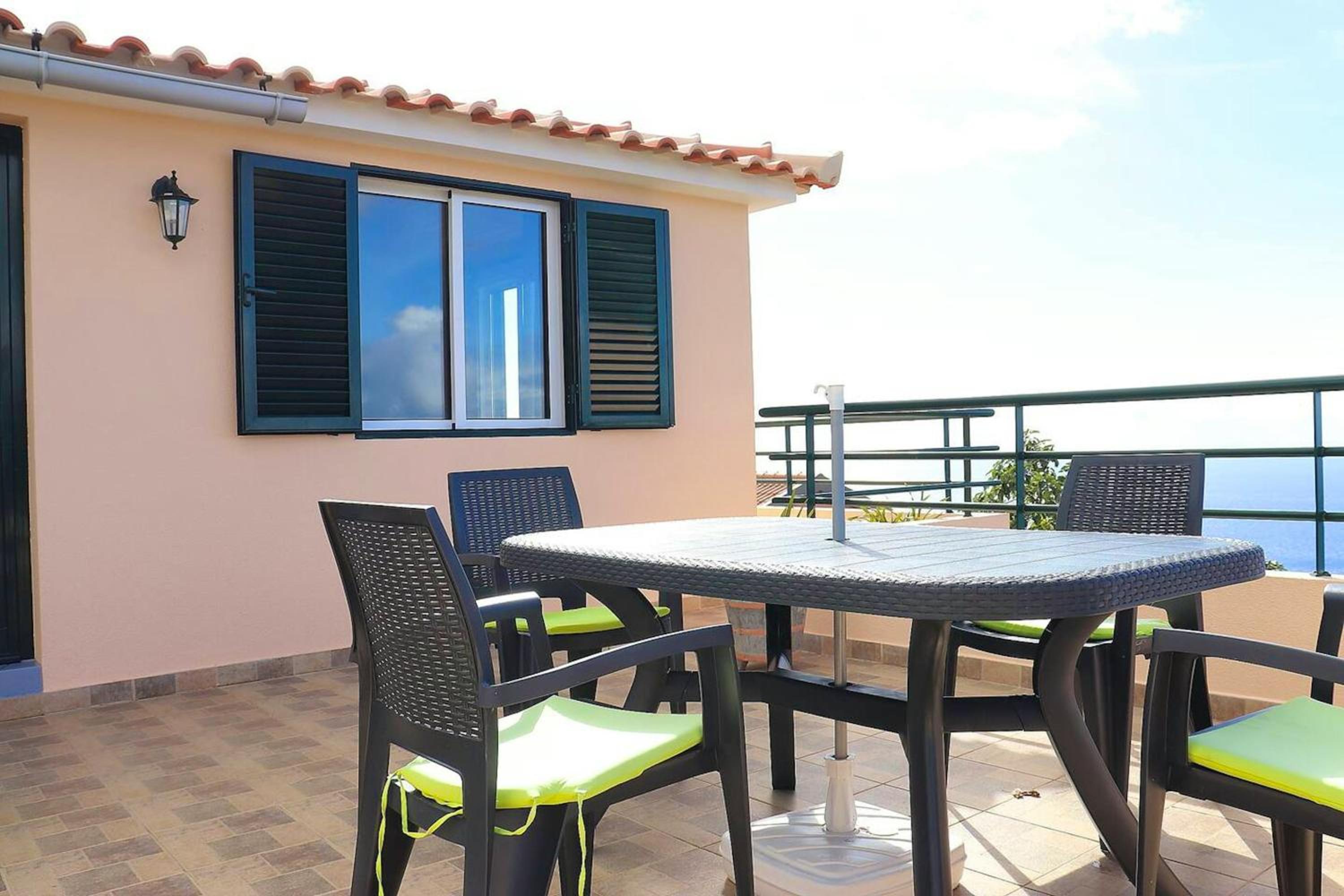 Charming house in Ribeira Brava with a sunny terrace
