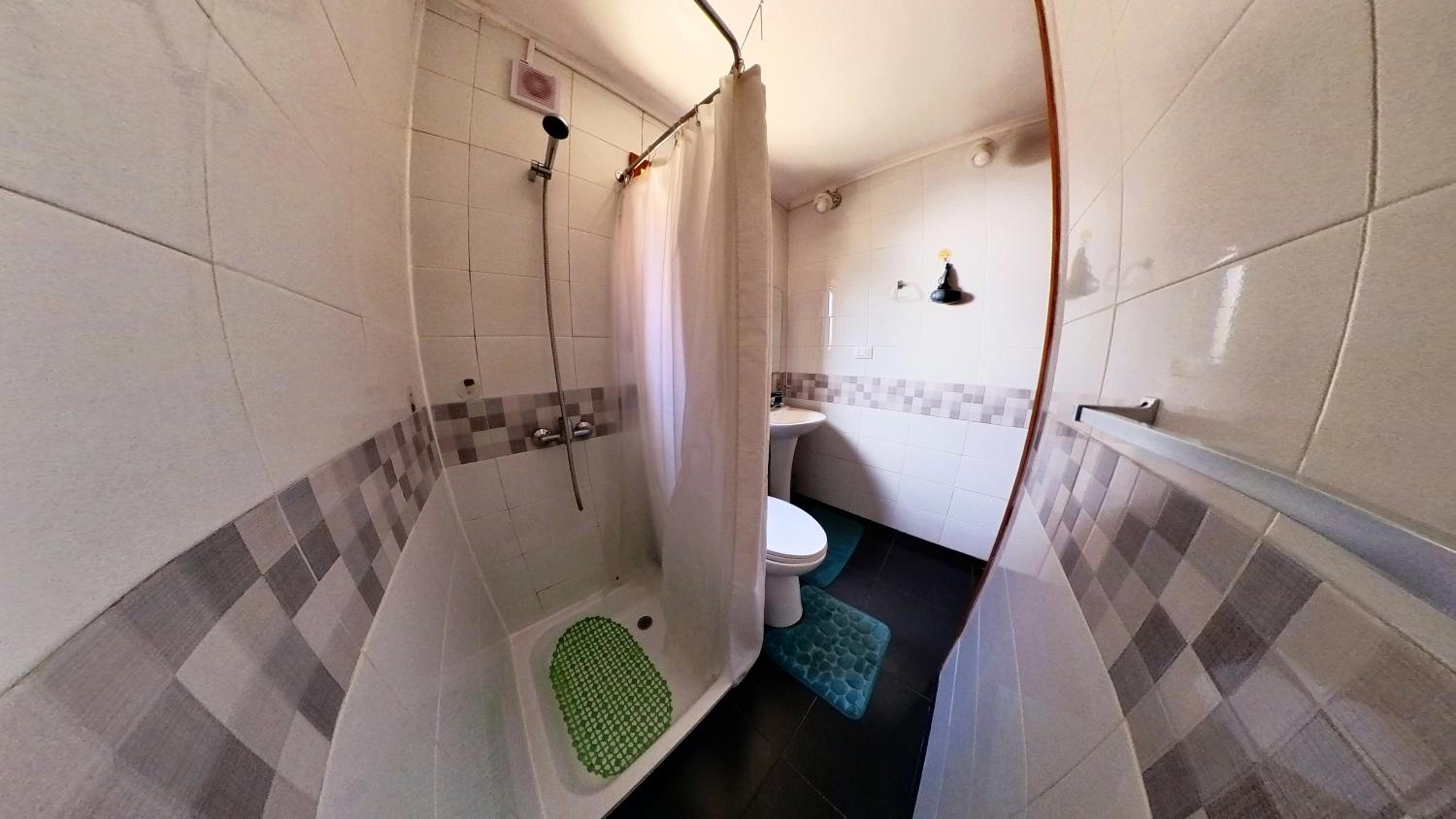 Habitación con Baño Privado en Casa Central Villarrica