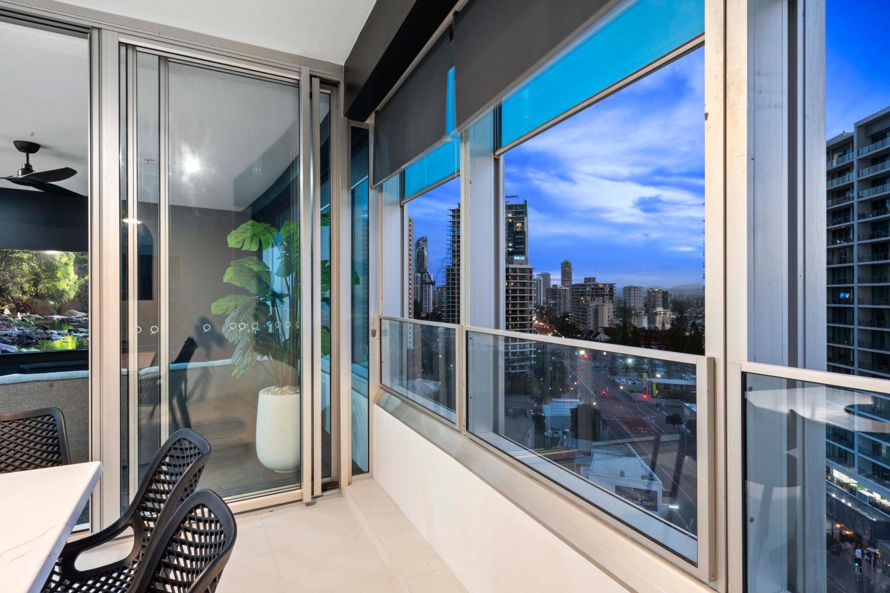 Hinterland Views! - Q Tower Apartments - From Level 3 - Self Contained & Privately Managed - Wow Stay