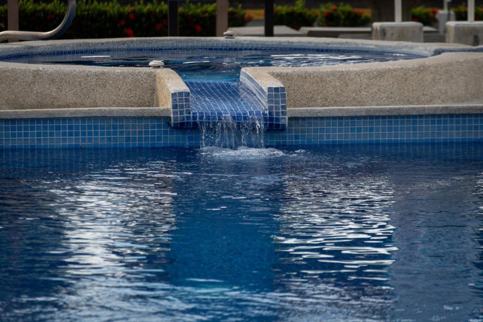Couples Condo B42 1BR Pool Jacuzzis Covered Terrace Walk to Ocean and Dining Secure Complex