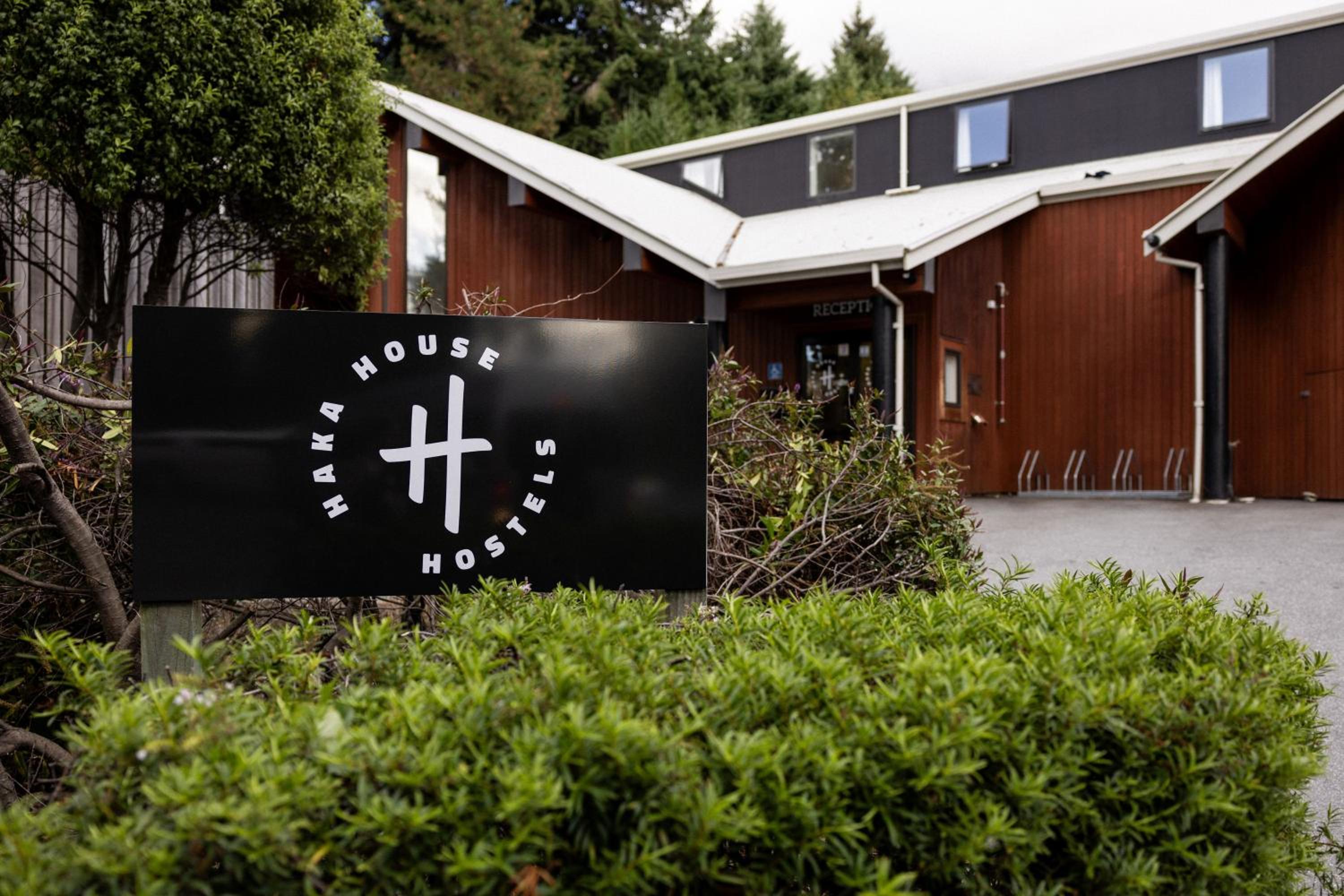 Haka House Queenstown Lakefront - Image 3