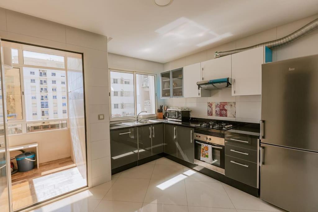 Central 2-Bedrooms Near Beach & Dining view 4
