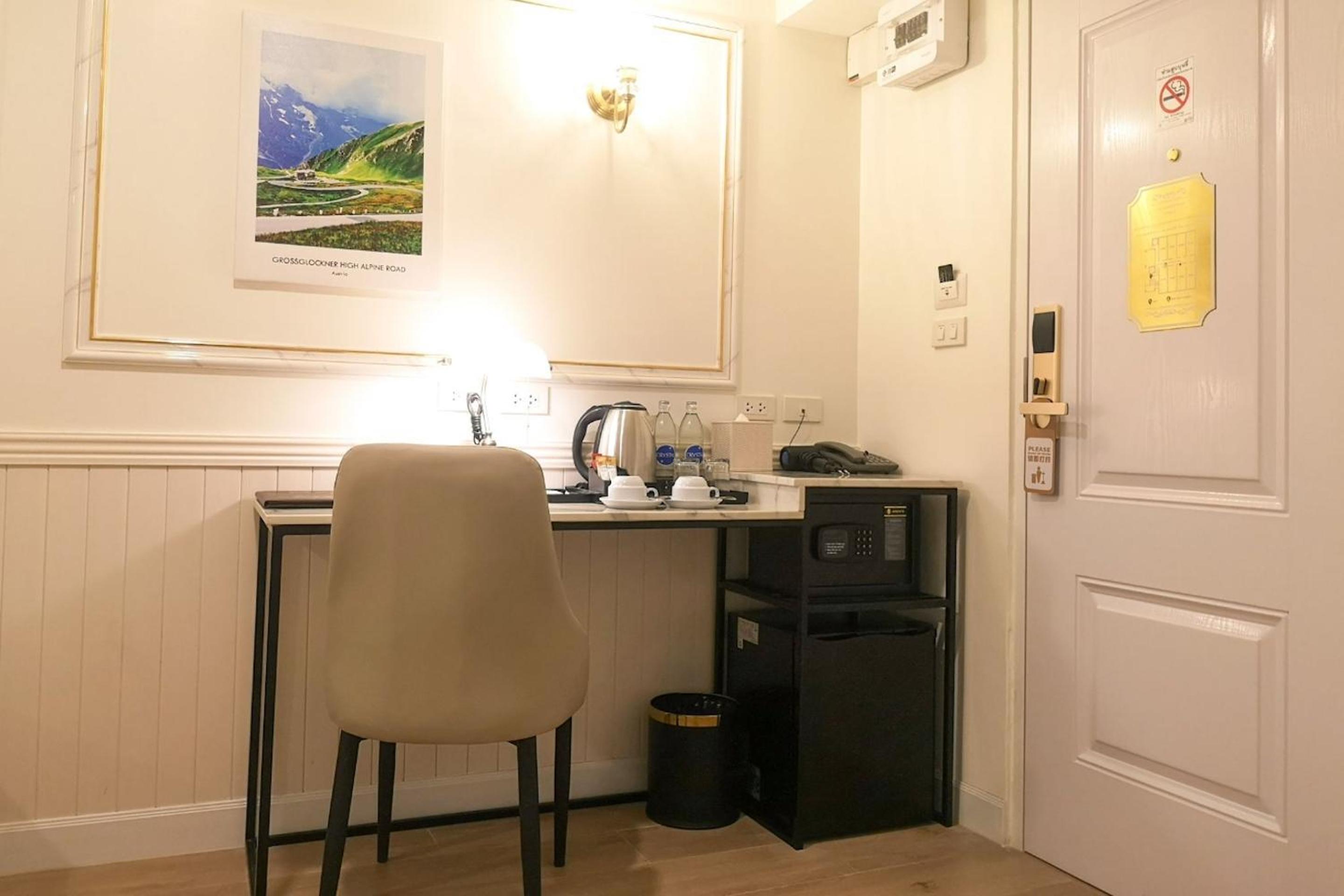Travelier Hostel