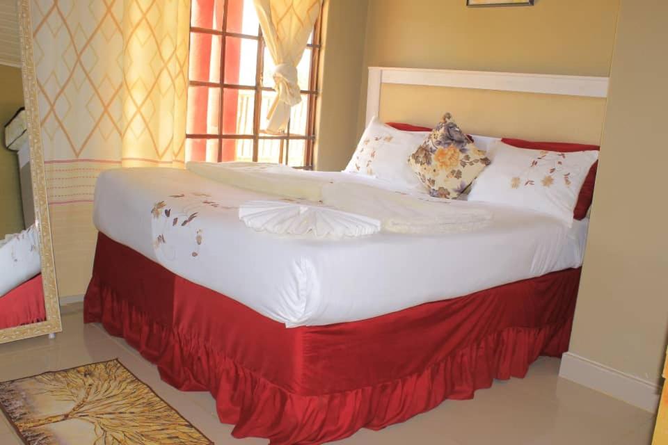 Lormasol Mews Guesthouse