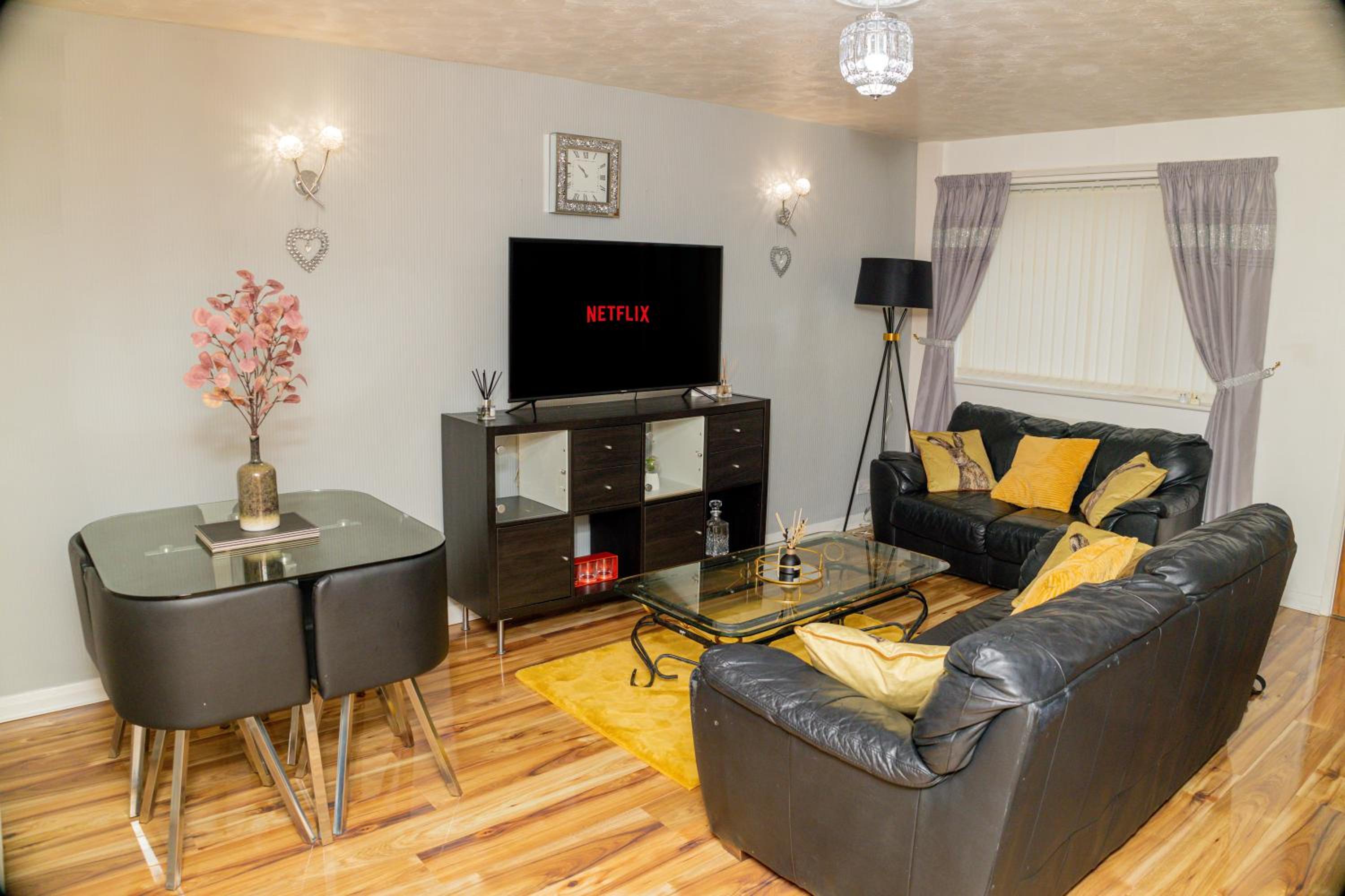 Charming 2-Bedroom in MANCHESTER