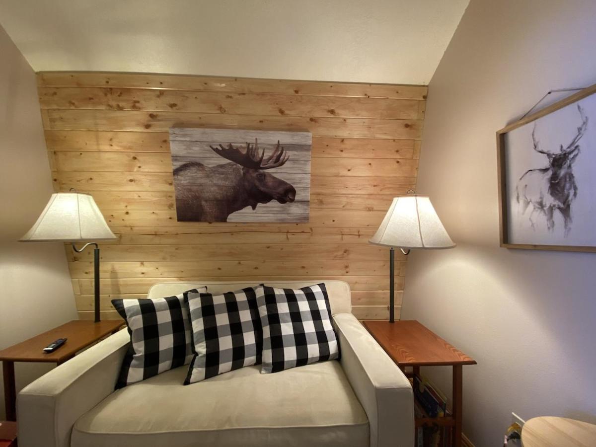 Cozy Cabin