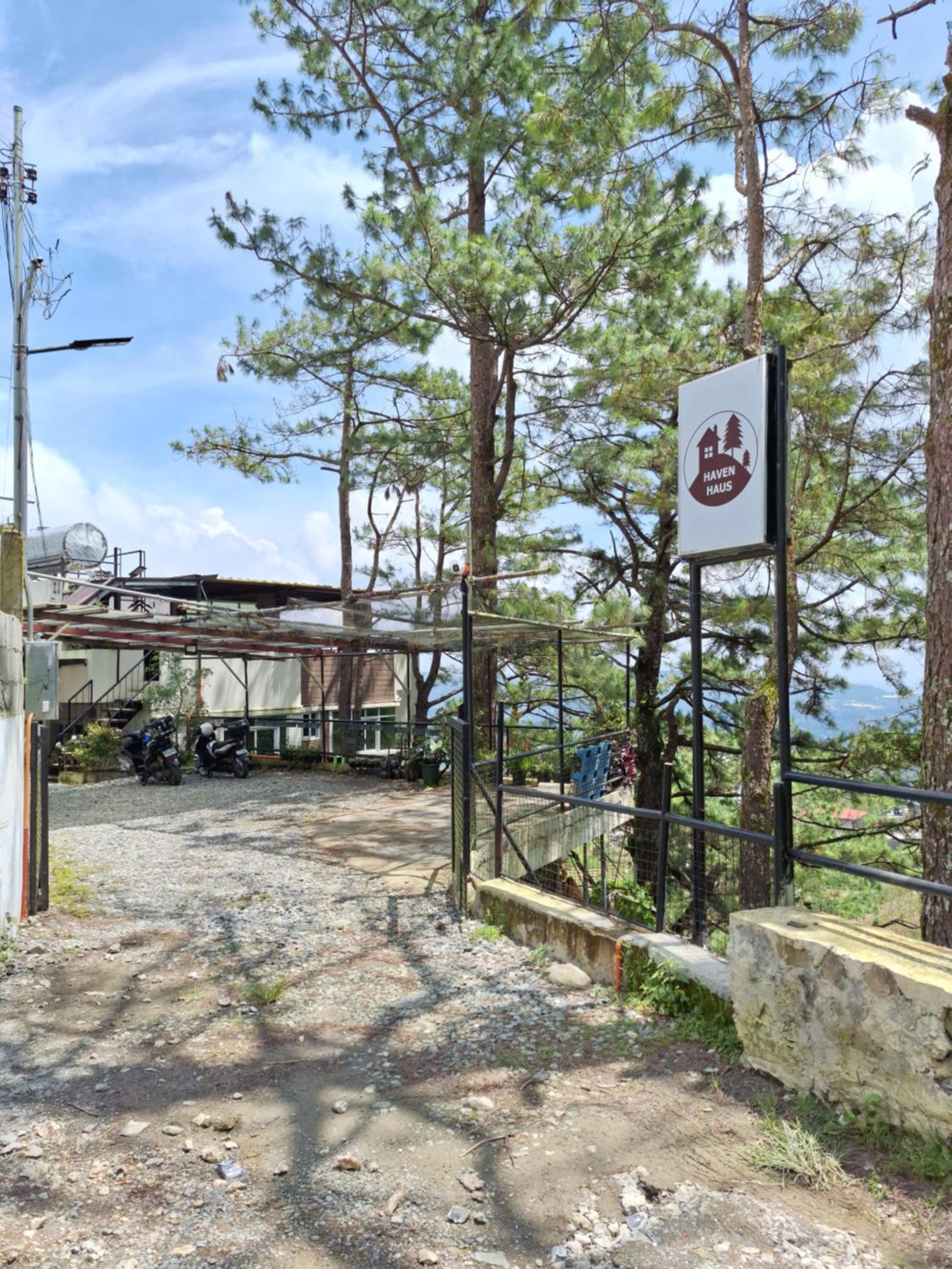 Haven Haus with Mountain View