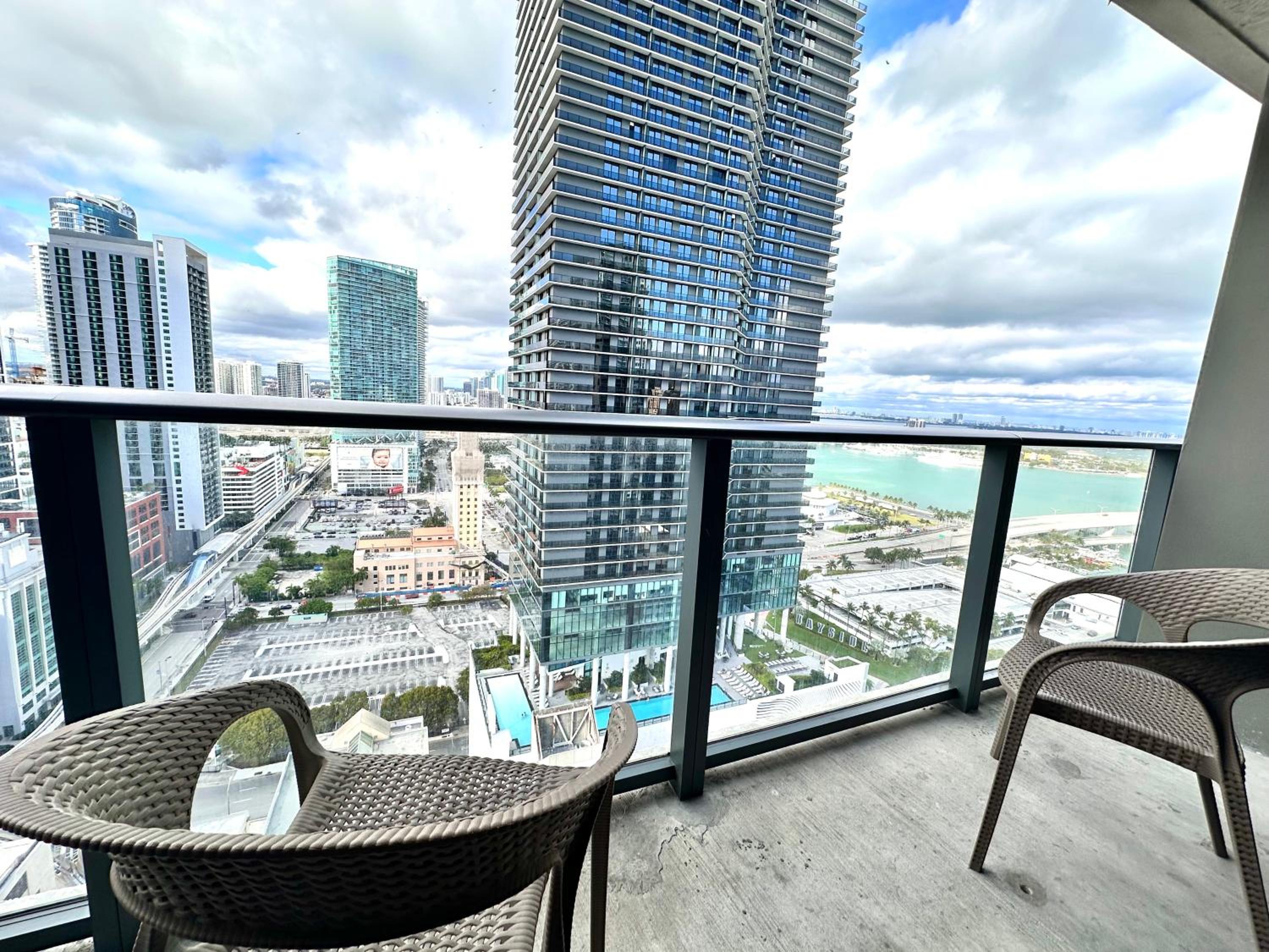 Ocean View, Free Parking Luxe Loft, Brickell Downtown, Port of MIA