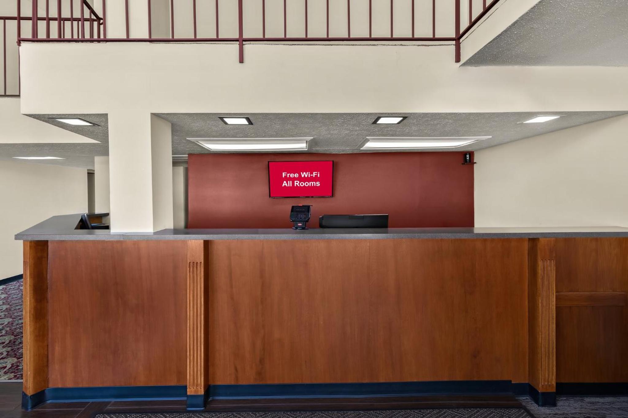 Cave City Vacations - Red Roof Inn  Suites Cave City - Property Image 4