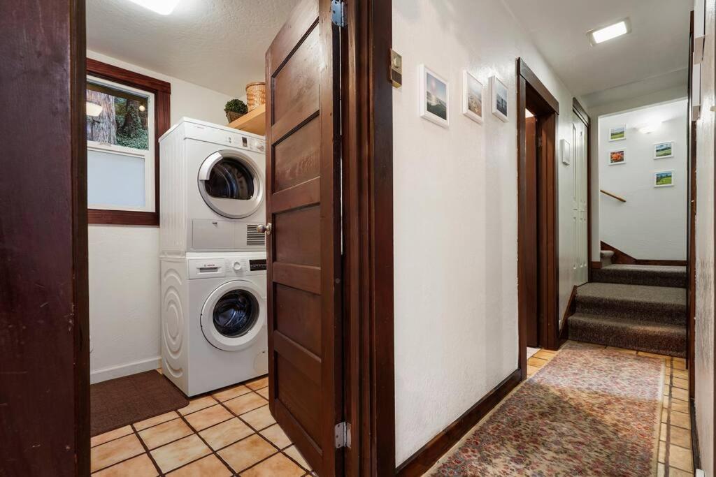 Pacific Coast Gem: Redwoods Cabin, Perfect for Families view 3