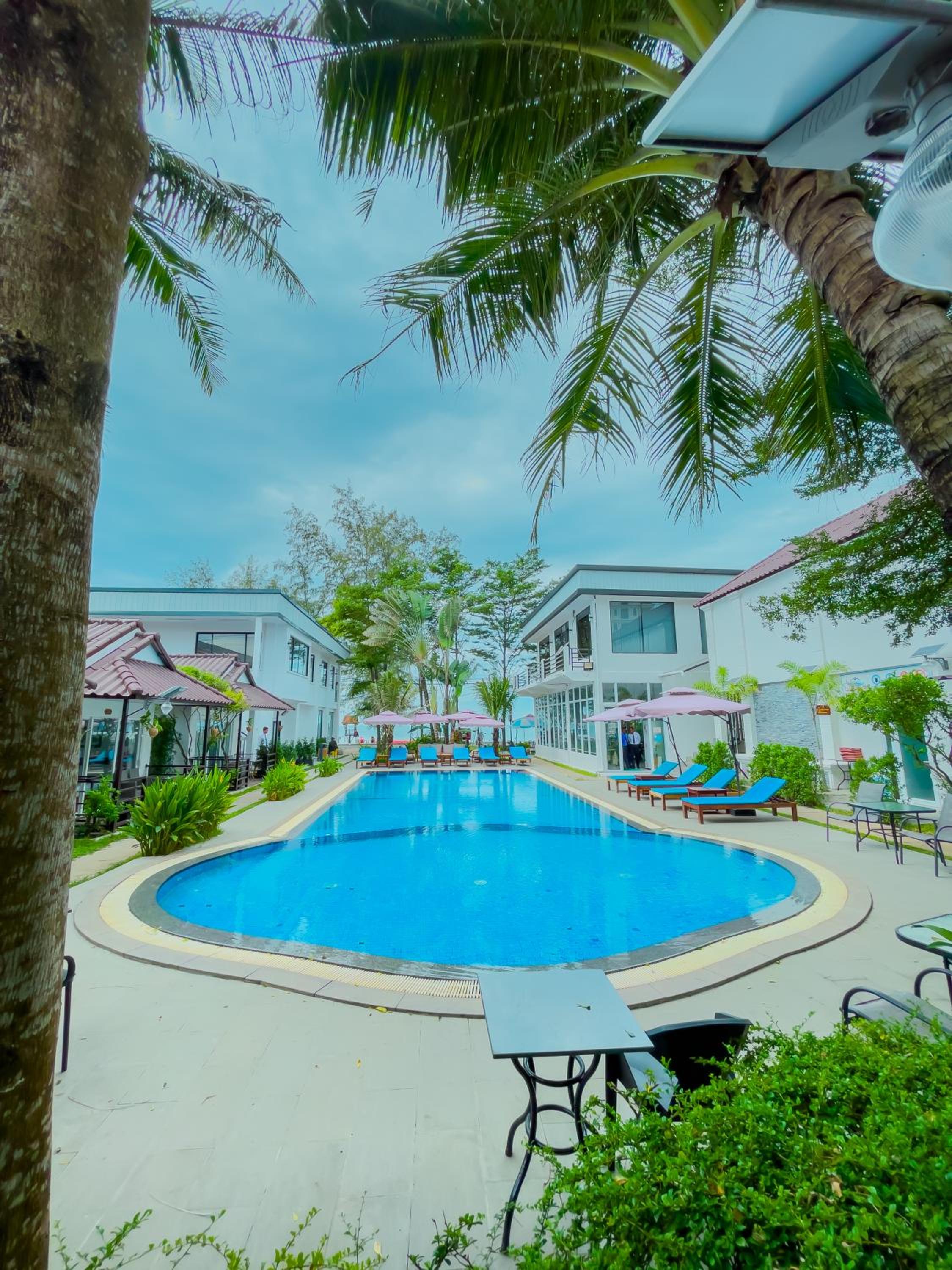 Sea Breeze Resort