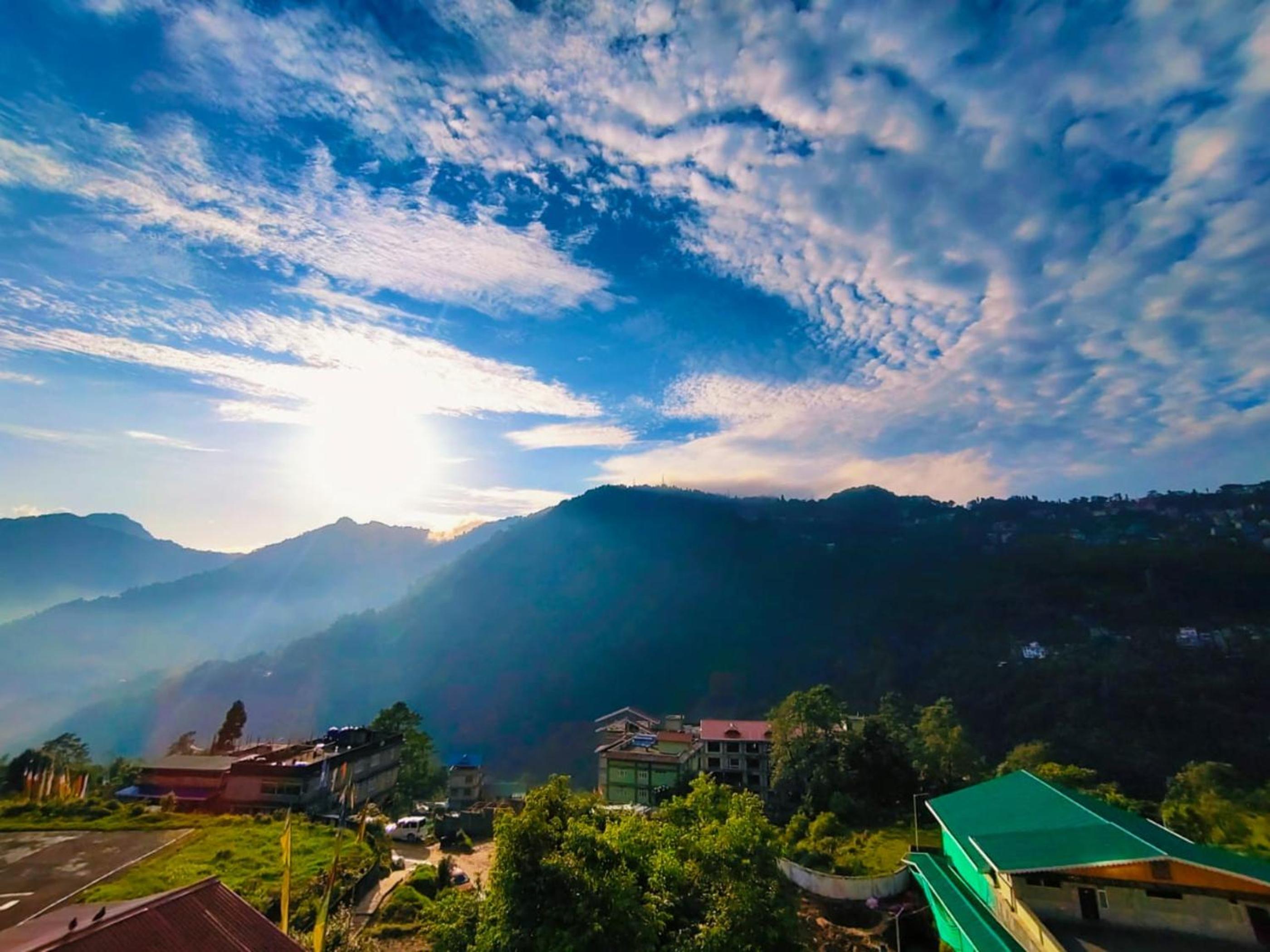 Hotel Sunmount Mayal Retreat Inn Gangtok view 3