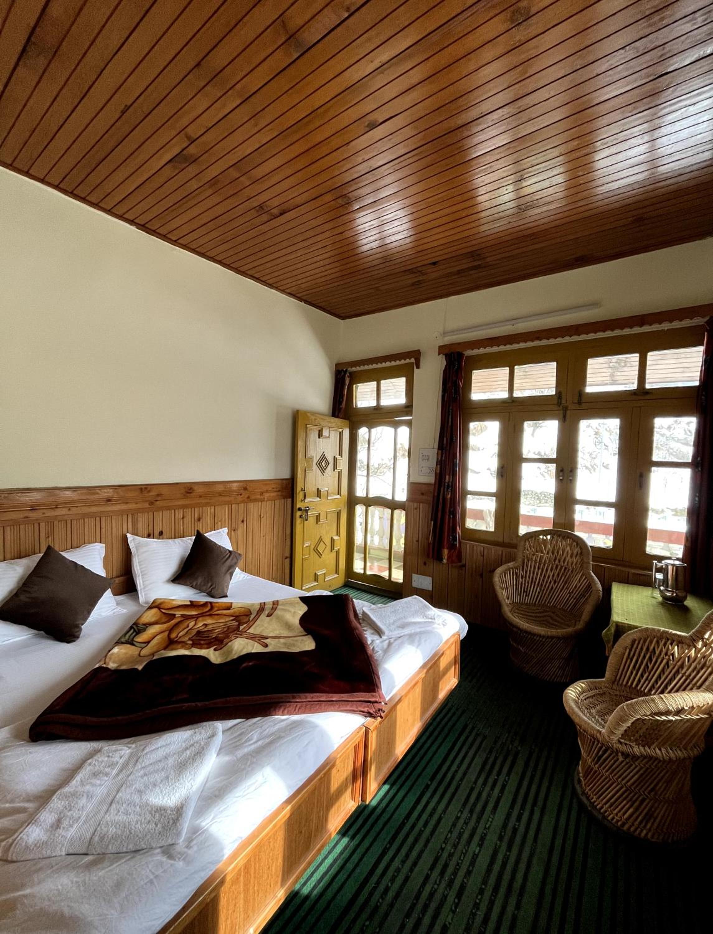 Sojhaholidayinn