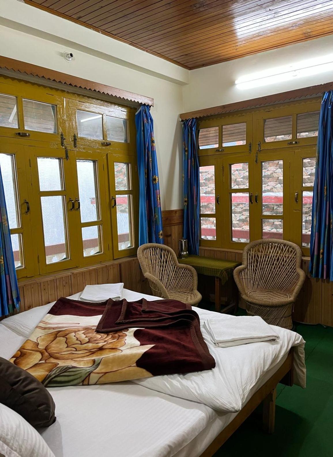 Sojhaholidayinn