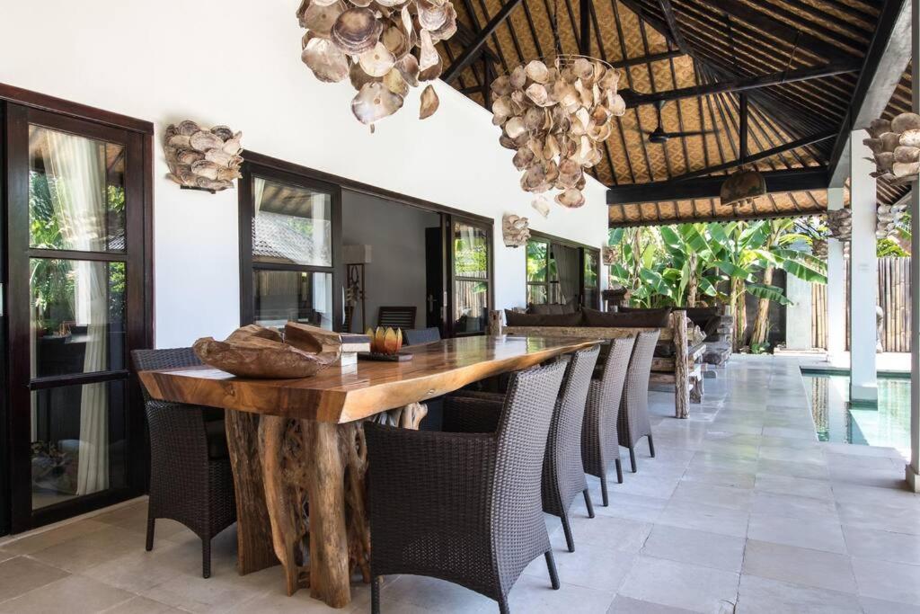 Beautiful Beach Villa Nujum with staff.