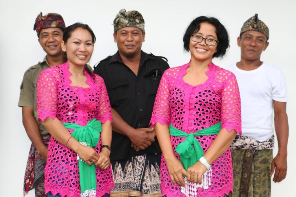 Beautiful Beach Villa Nujum with staff.