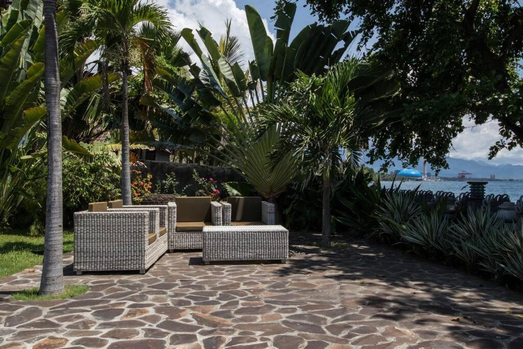 Beautiful Beach Villa Nujum with staff.