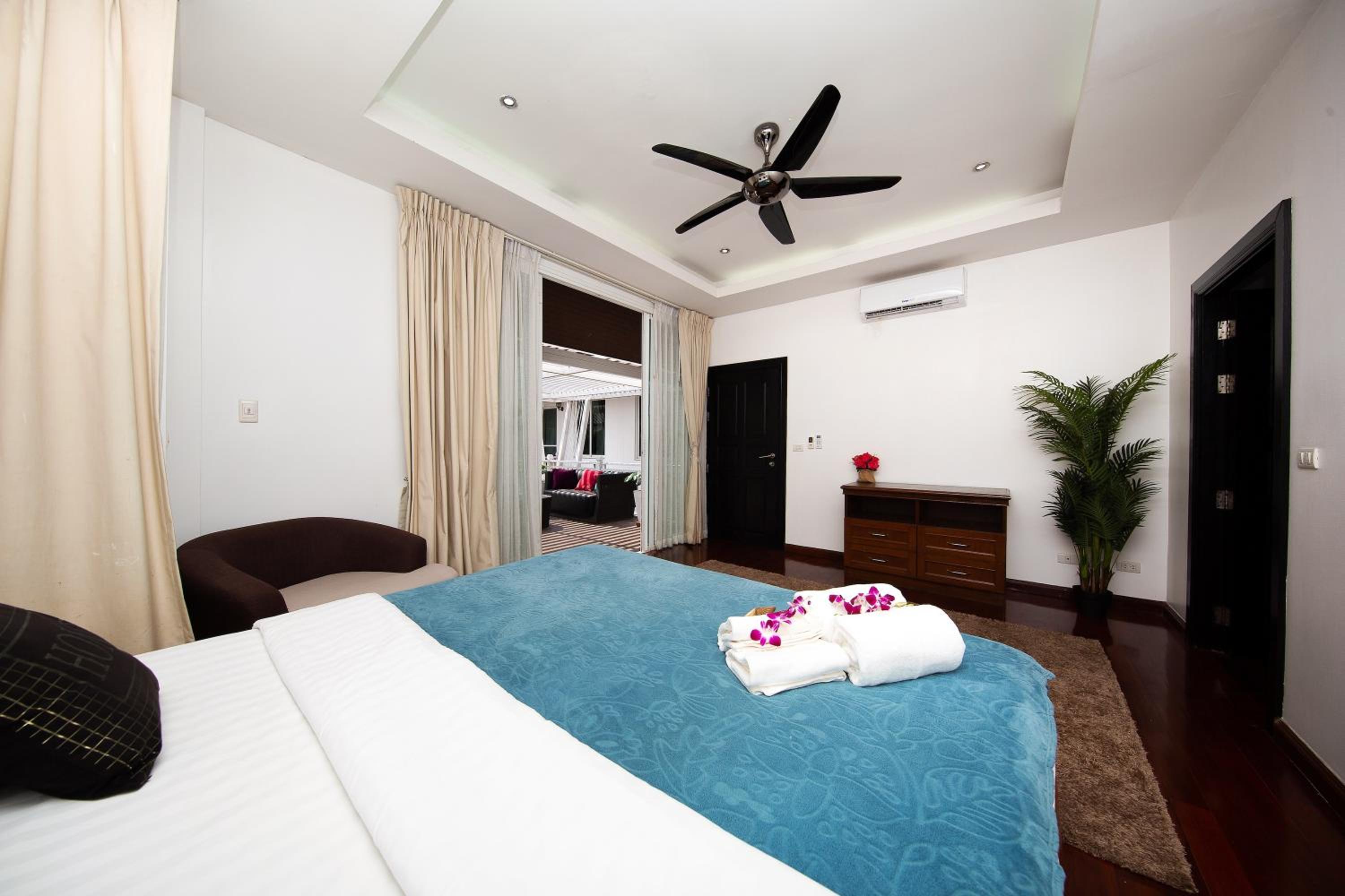 Paradise Pool Villa Pattaya in Tropicana Village