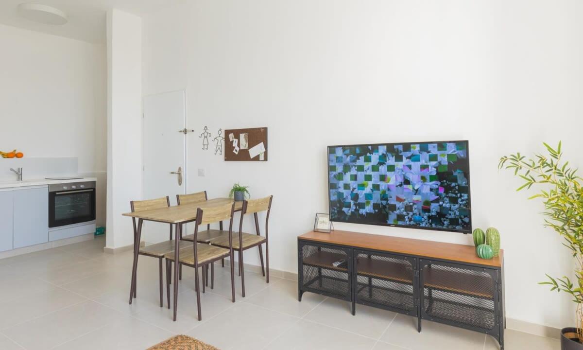 Carmel Market Designed Apartment with Balcony view 2