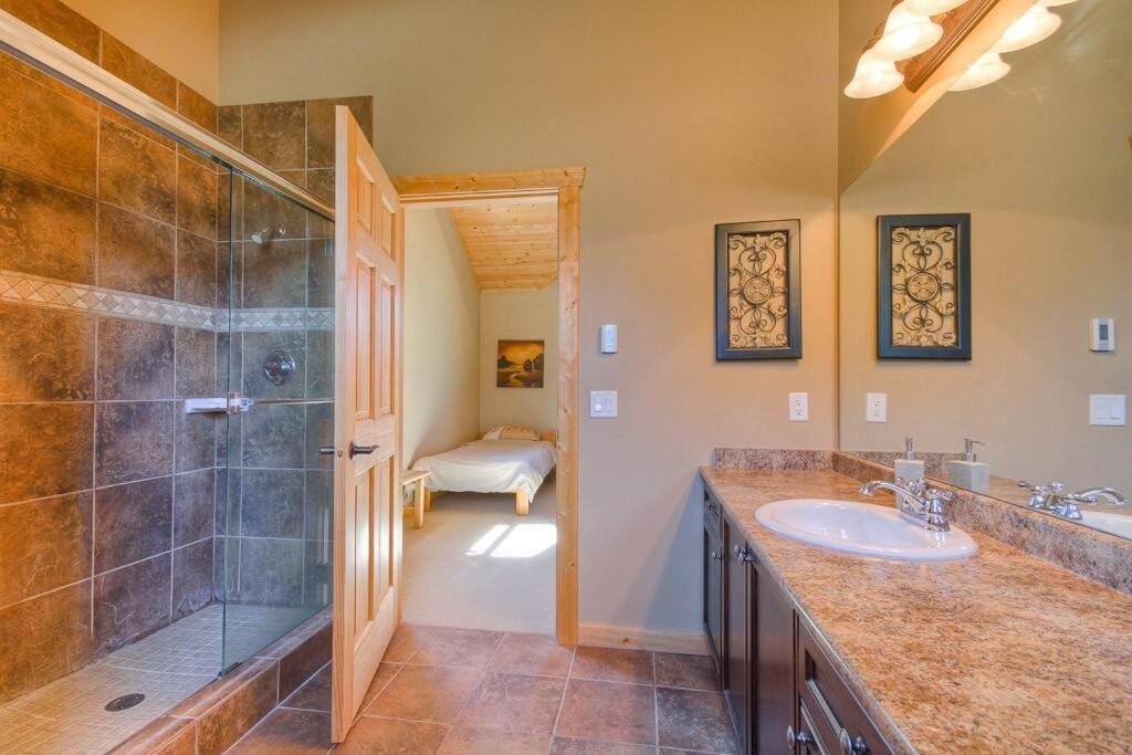 Morrisey Chalet at Sun Peaks