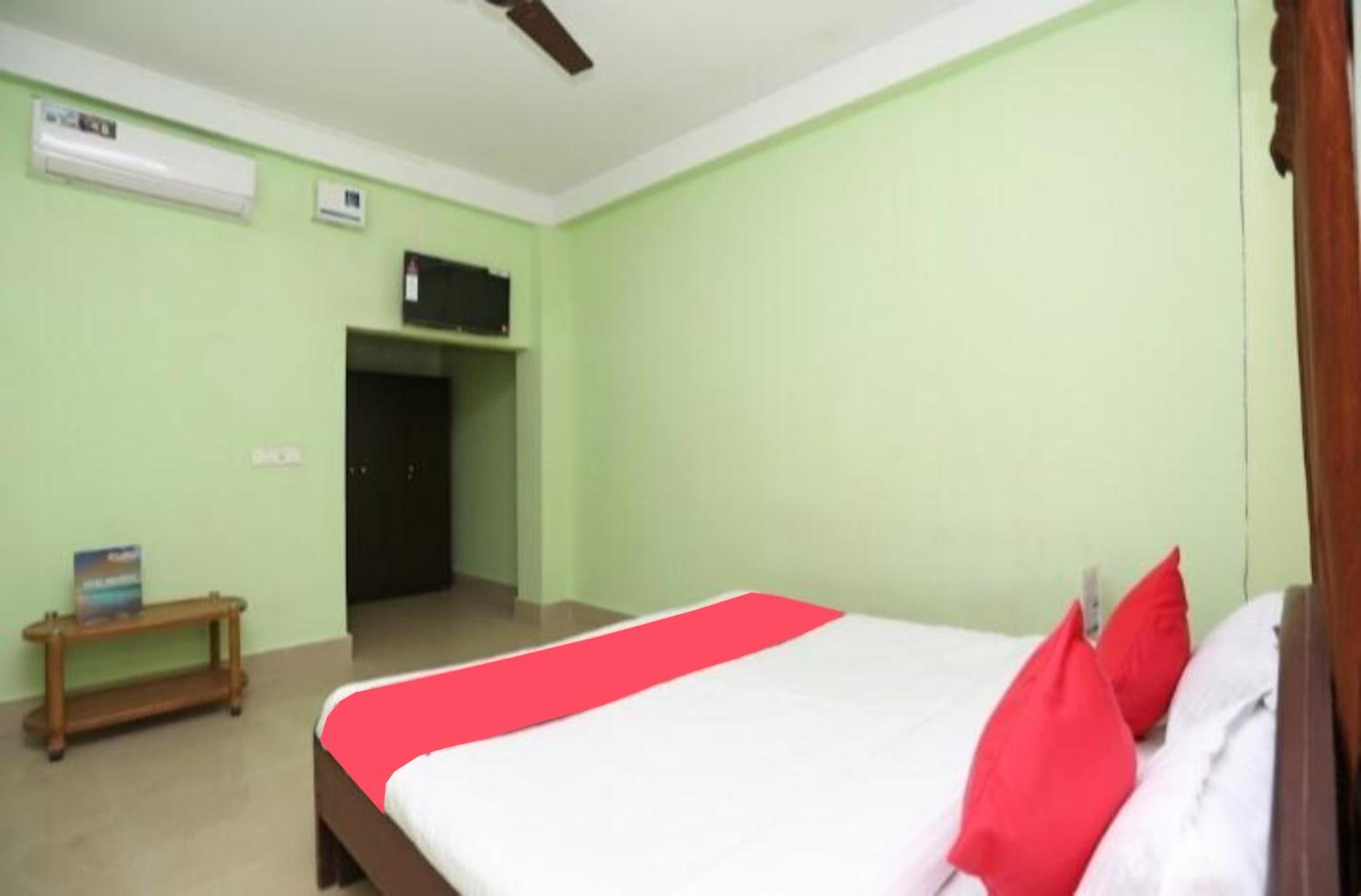 Hotel Somnath Near Sea Beach By Morservices view 4
