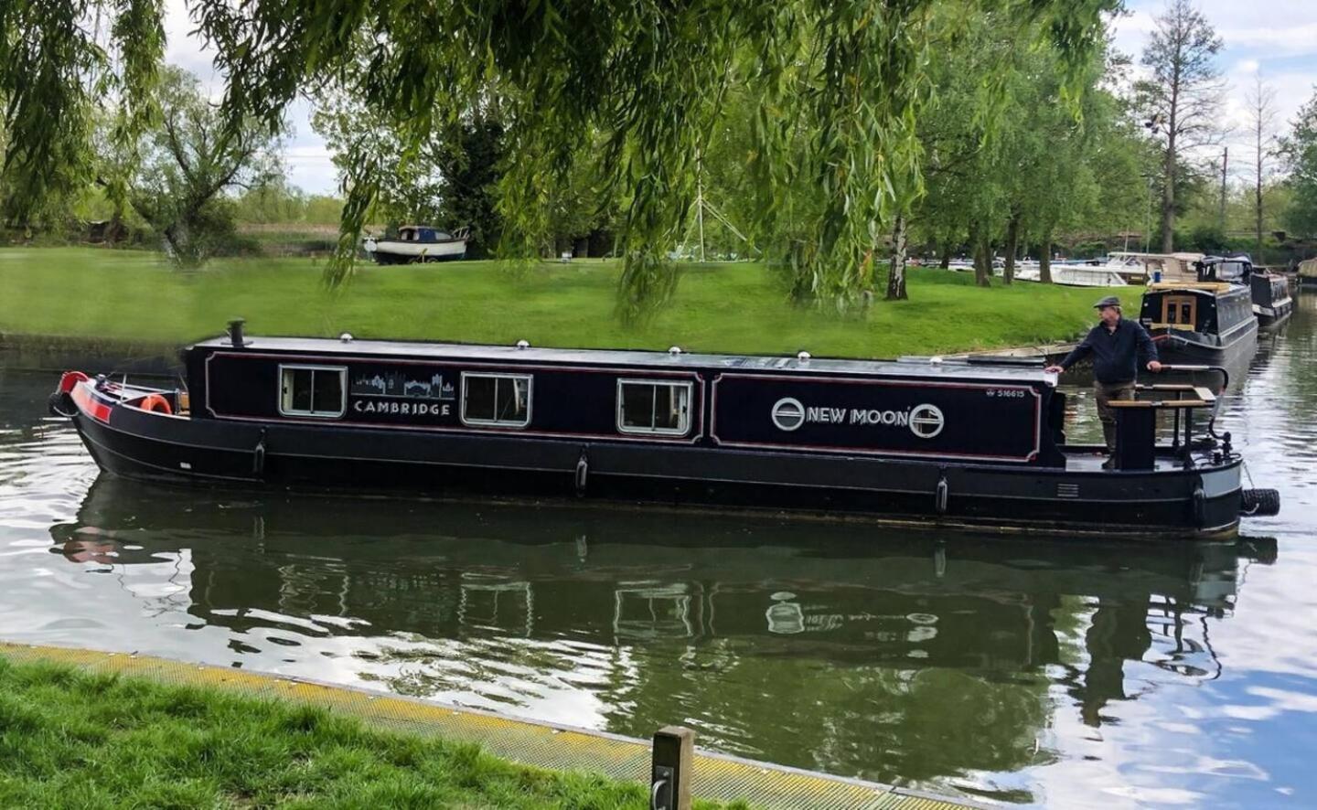 Cambridge Narrowboats - Beautiful New Moon Narrowboat