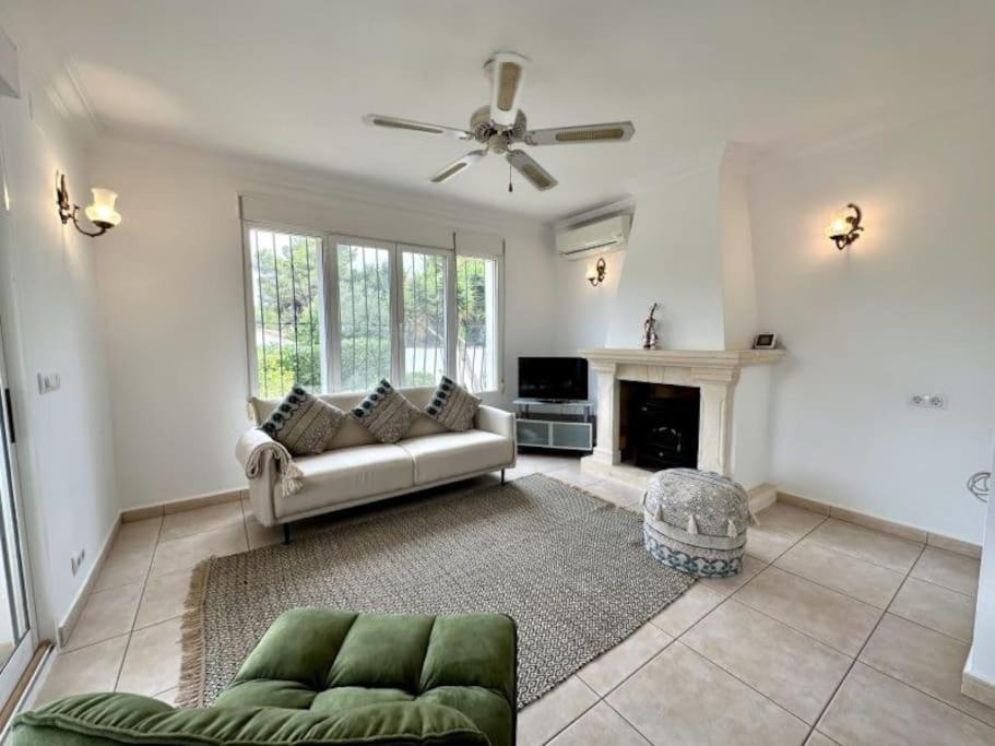 Casa Maria Granadella, three bedroom villa with private pool