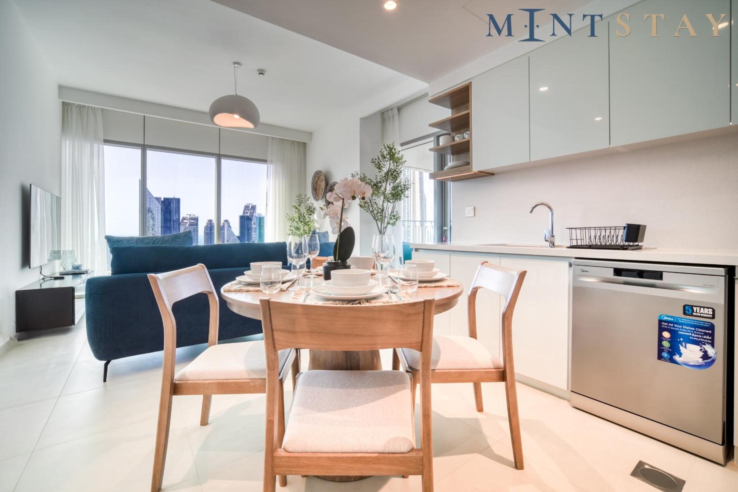 Downtown Views II City View, Downtown Dubai - Mint Stay