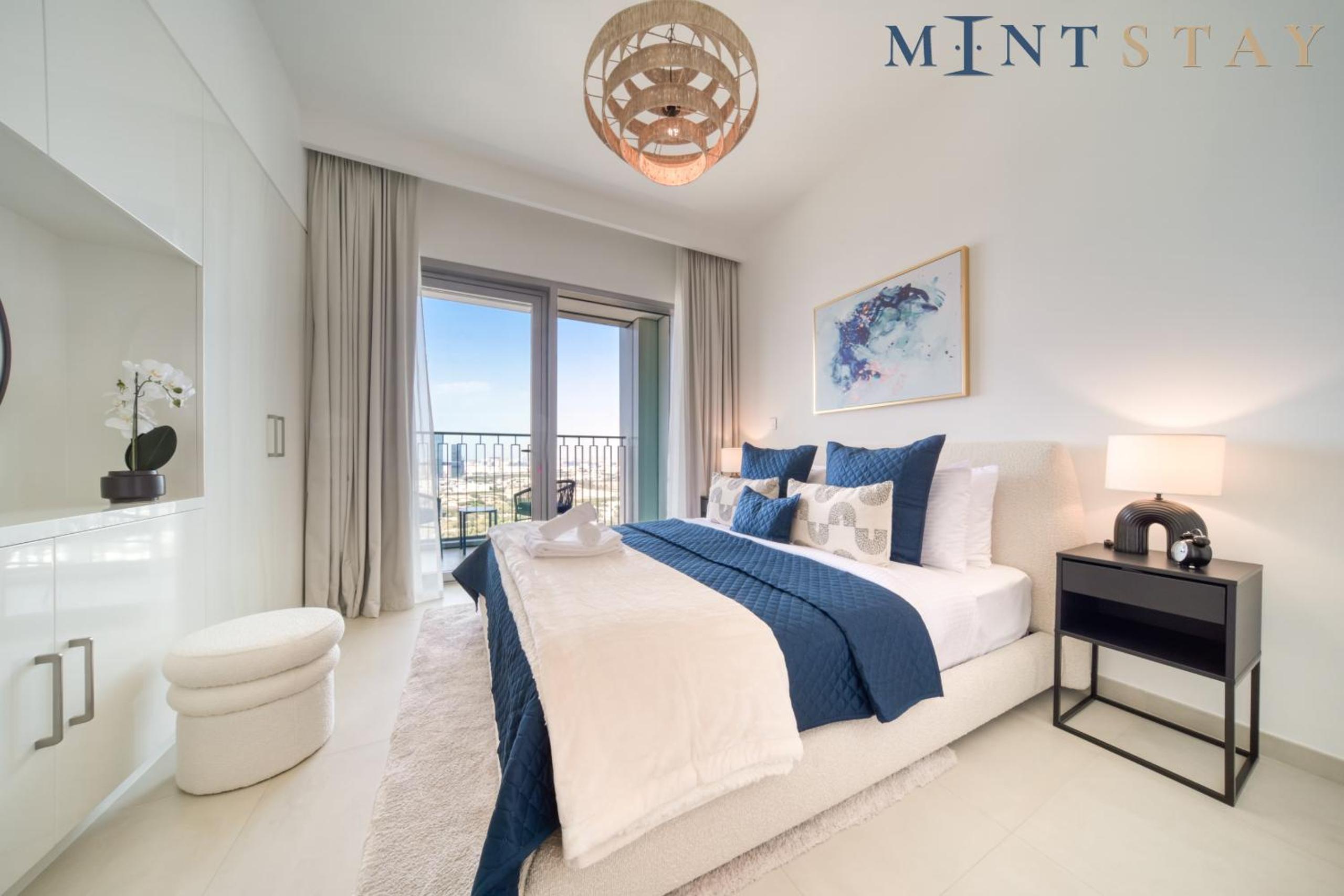 Downtown Views II City View, Downtown Dubai - Mint Stay