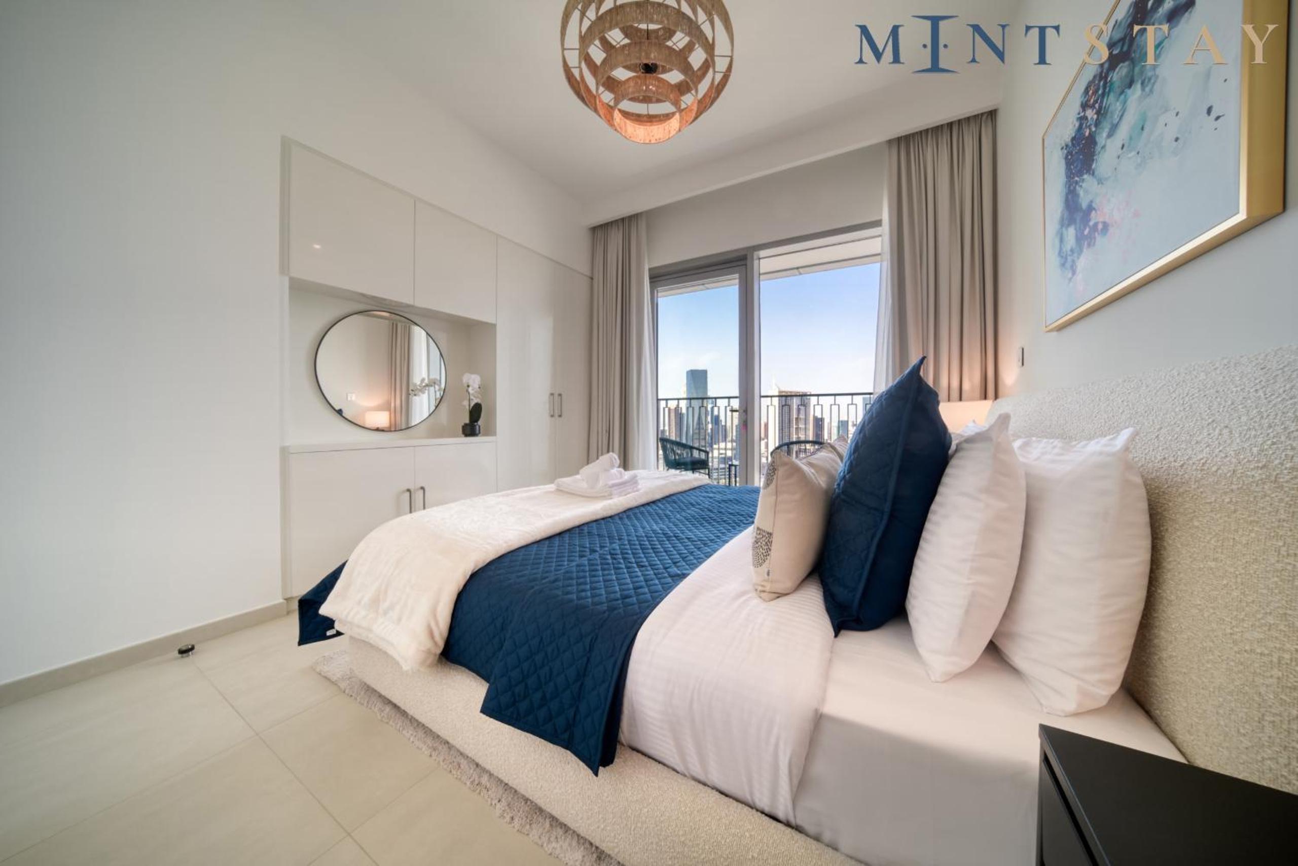 Downtown Views II City View, Downtown Dubai - Mint Stay