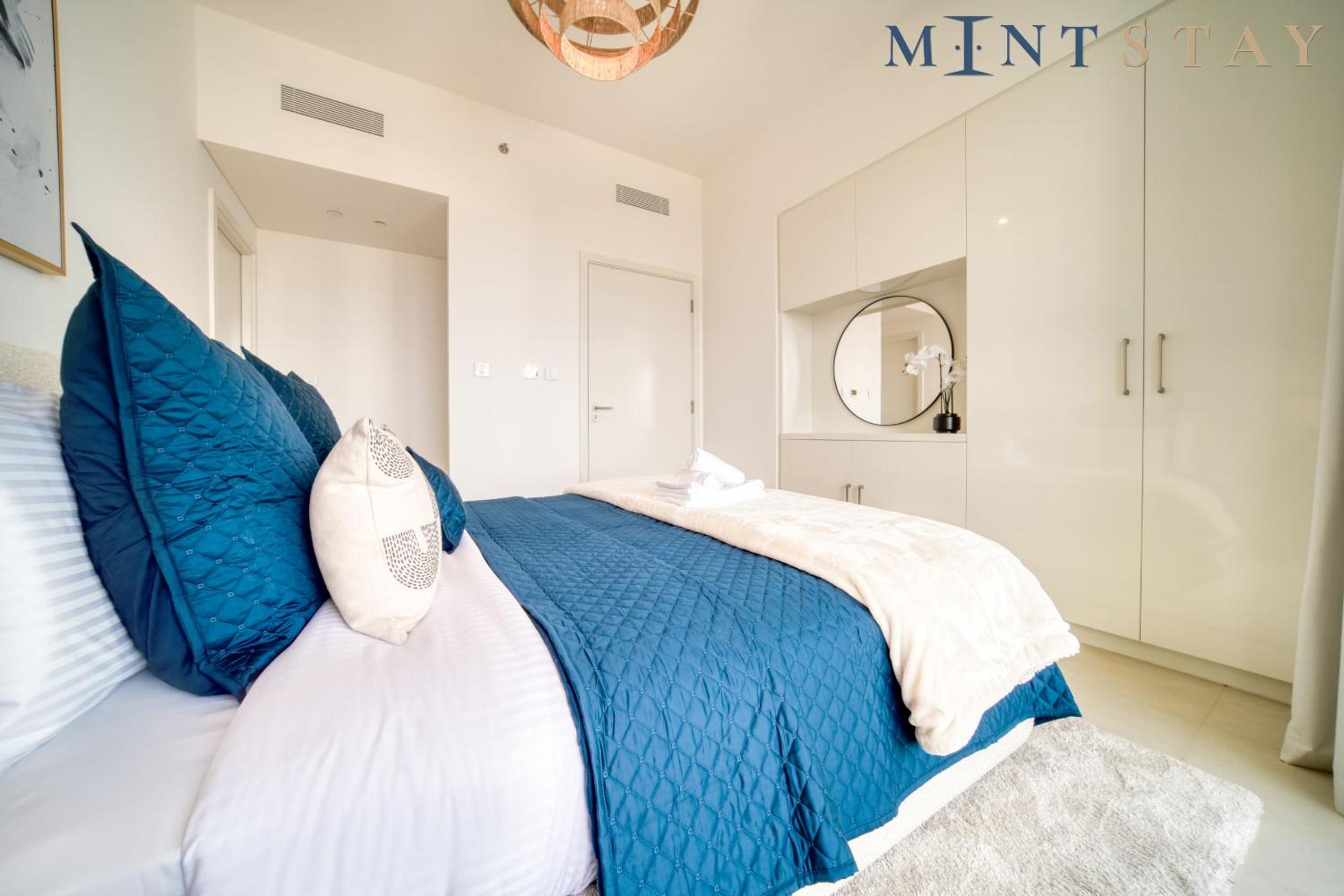 Downtown Views II City View, Downtown Dubai - Mint Stay