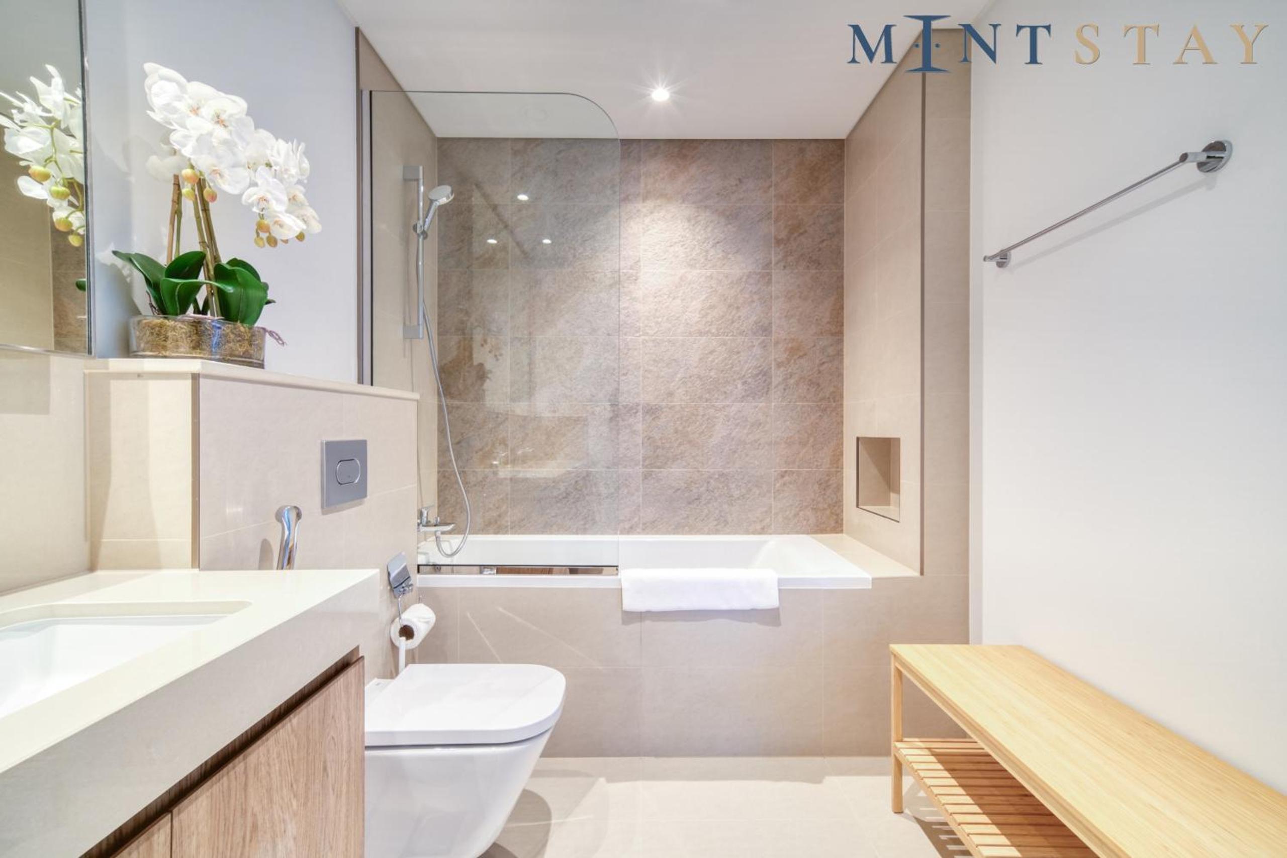 Downtown Views II City View, Downtown Dubai - Mint Stay
