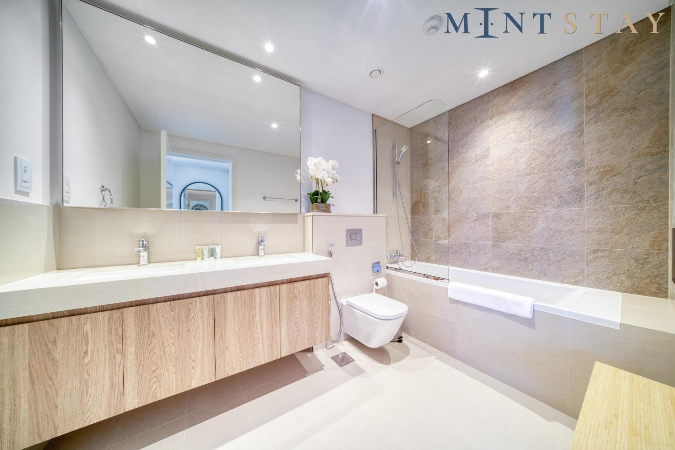 Downtown Views II City View, Downtown Dubai - Mint Stay