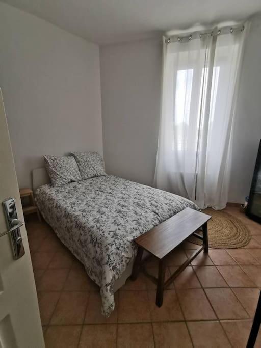 Saint André bel appartement Avignon Intra muros 2 couchages