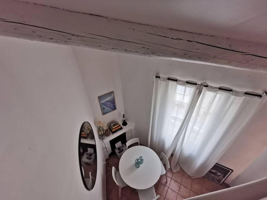 Saint André bel appartement Avignon Intra muros 2 couchages