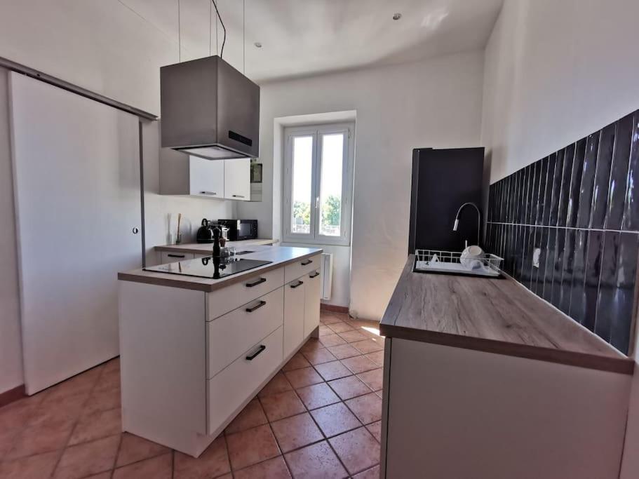 Saint André bel appartement Avignon Intra muros 2 couchages