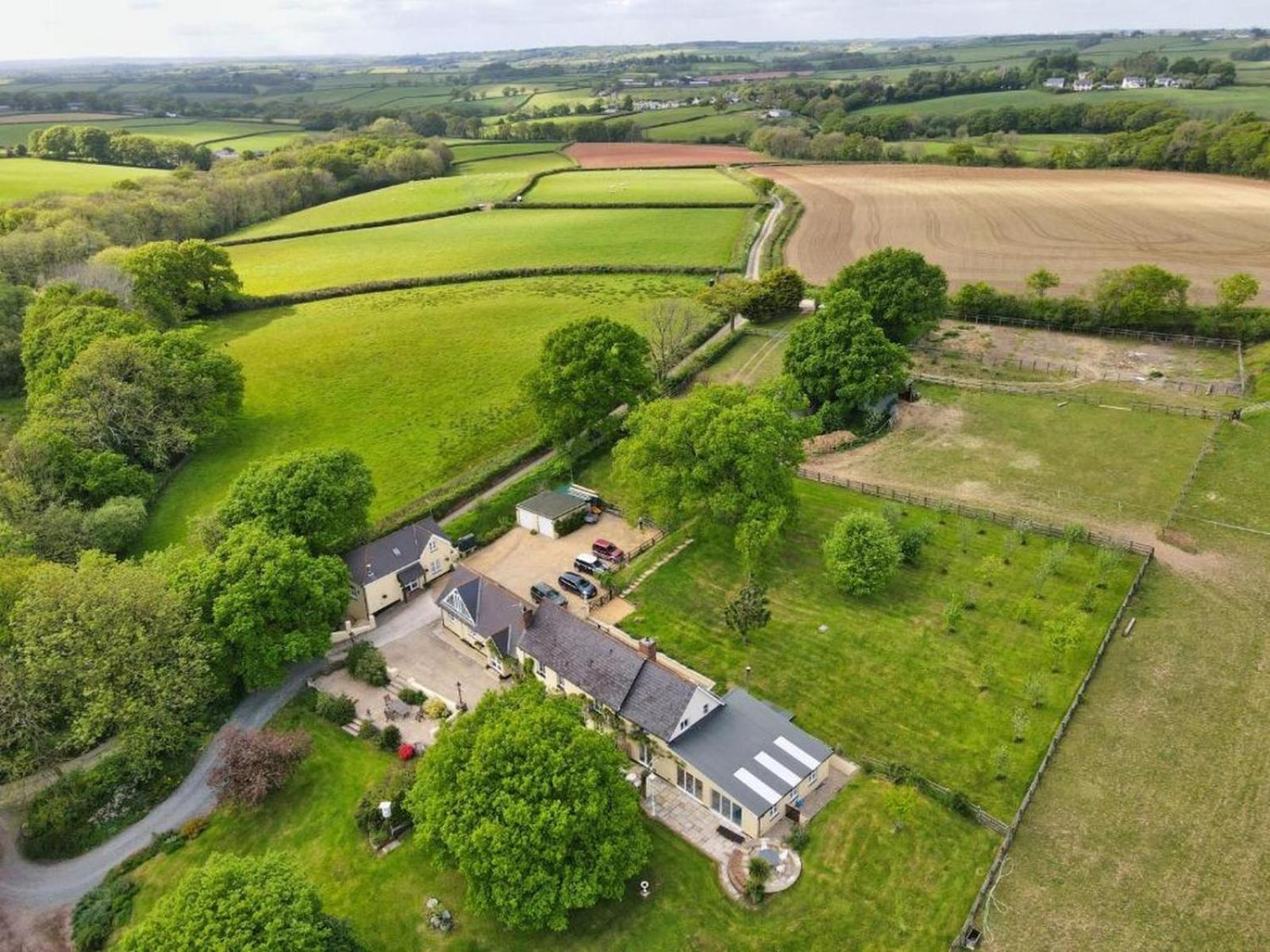 Oak Tree Cottage With Indoor Pool In Devon view 3