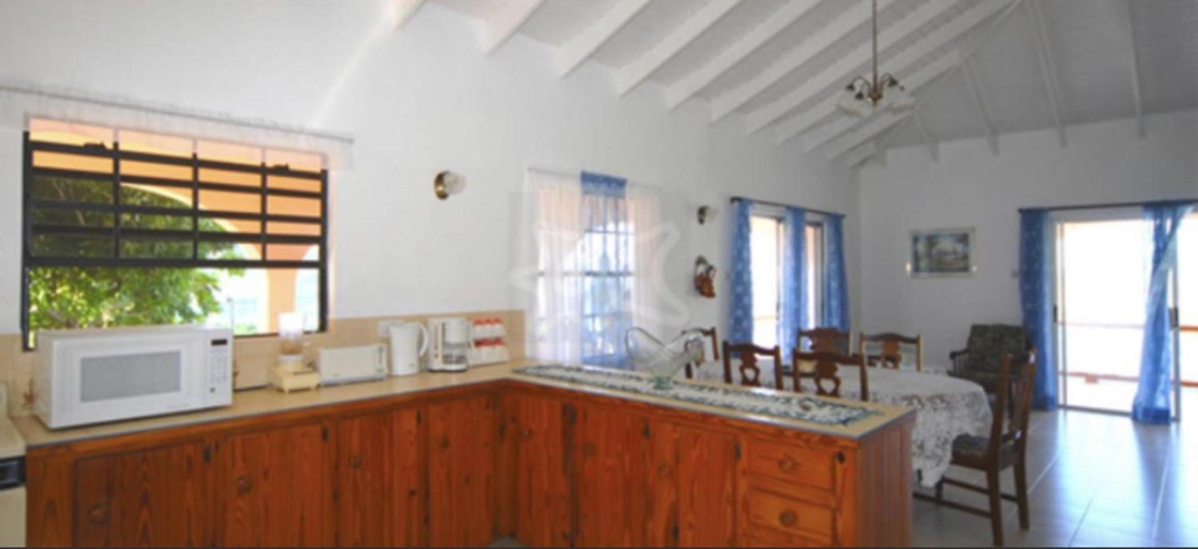 Immaculate 3 Bed Villa Overlooking Admiralty Bay view 2