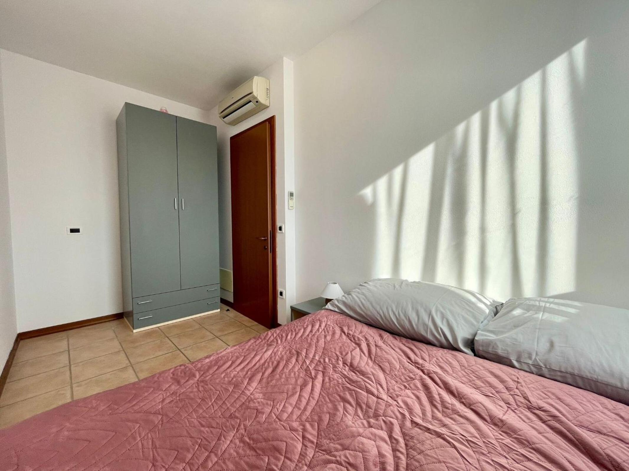 Modern seaside flat by the pool photo 4