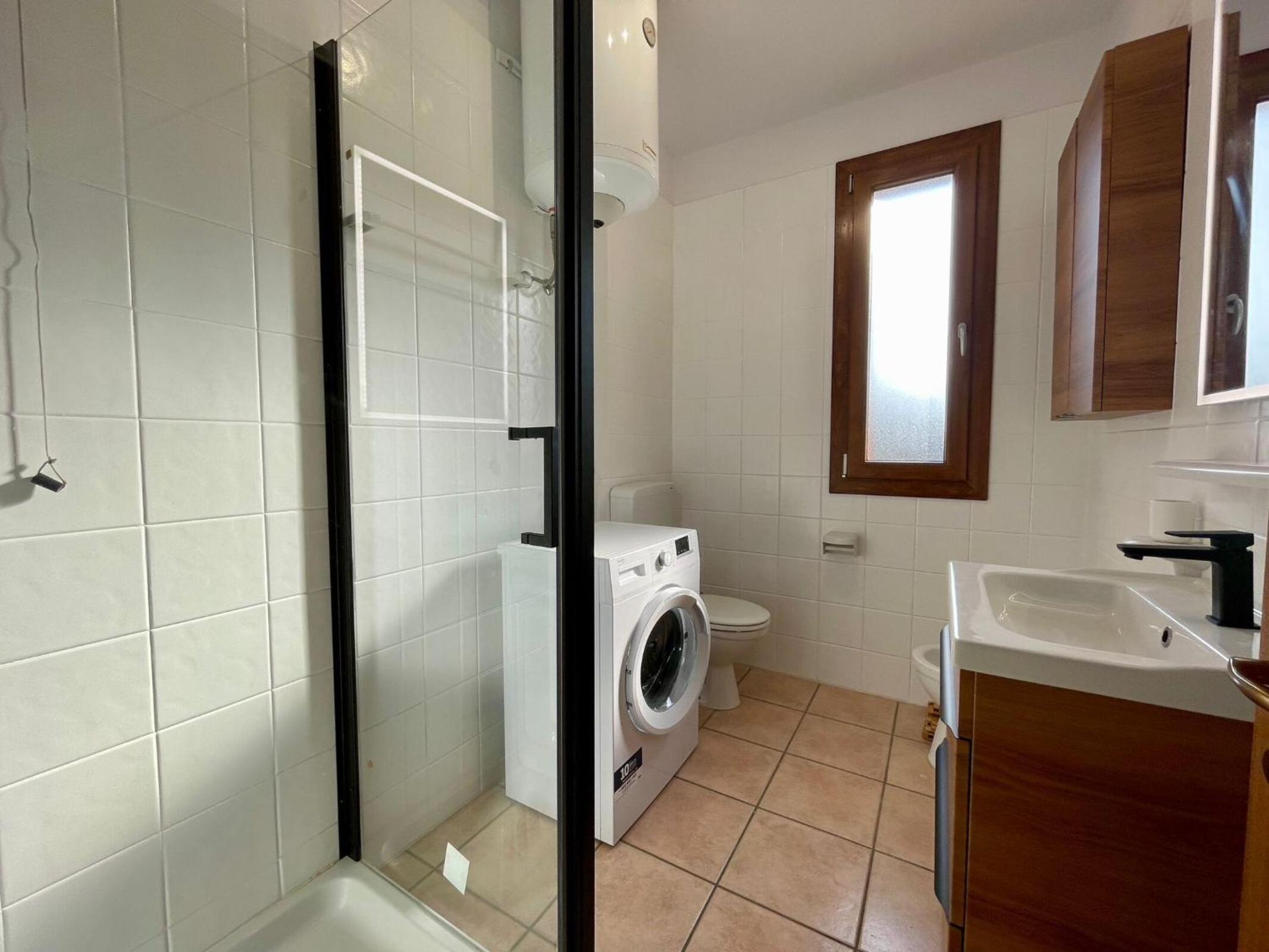 Modern seaside flat by the pool photo 3