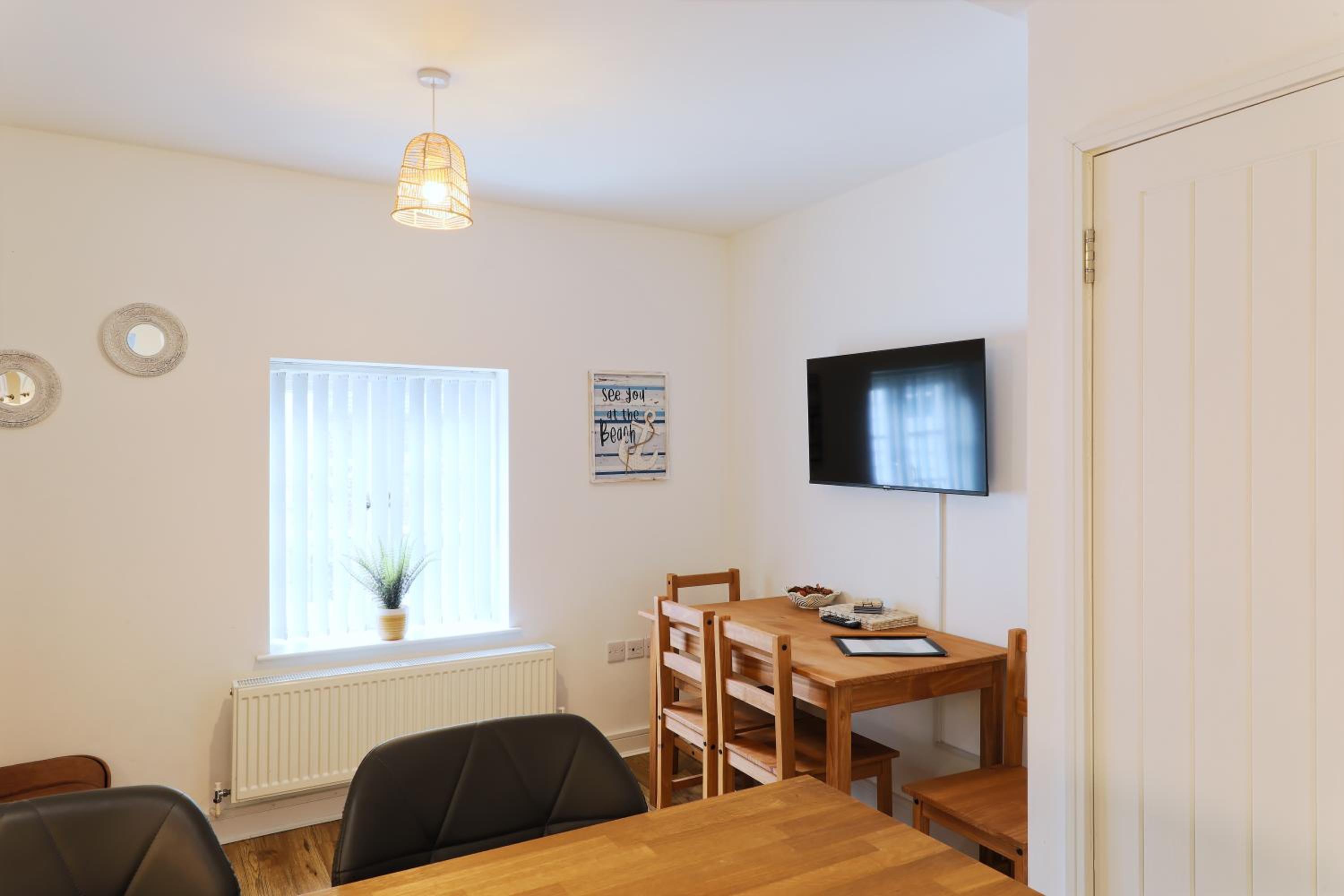 Hythe Townhouse Retreat view 3