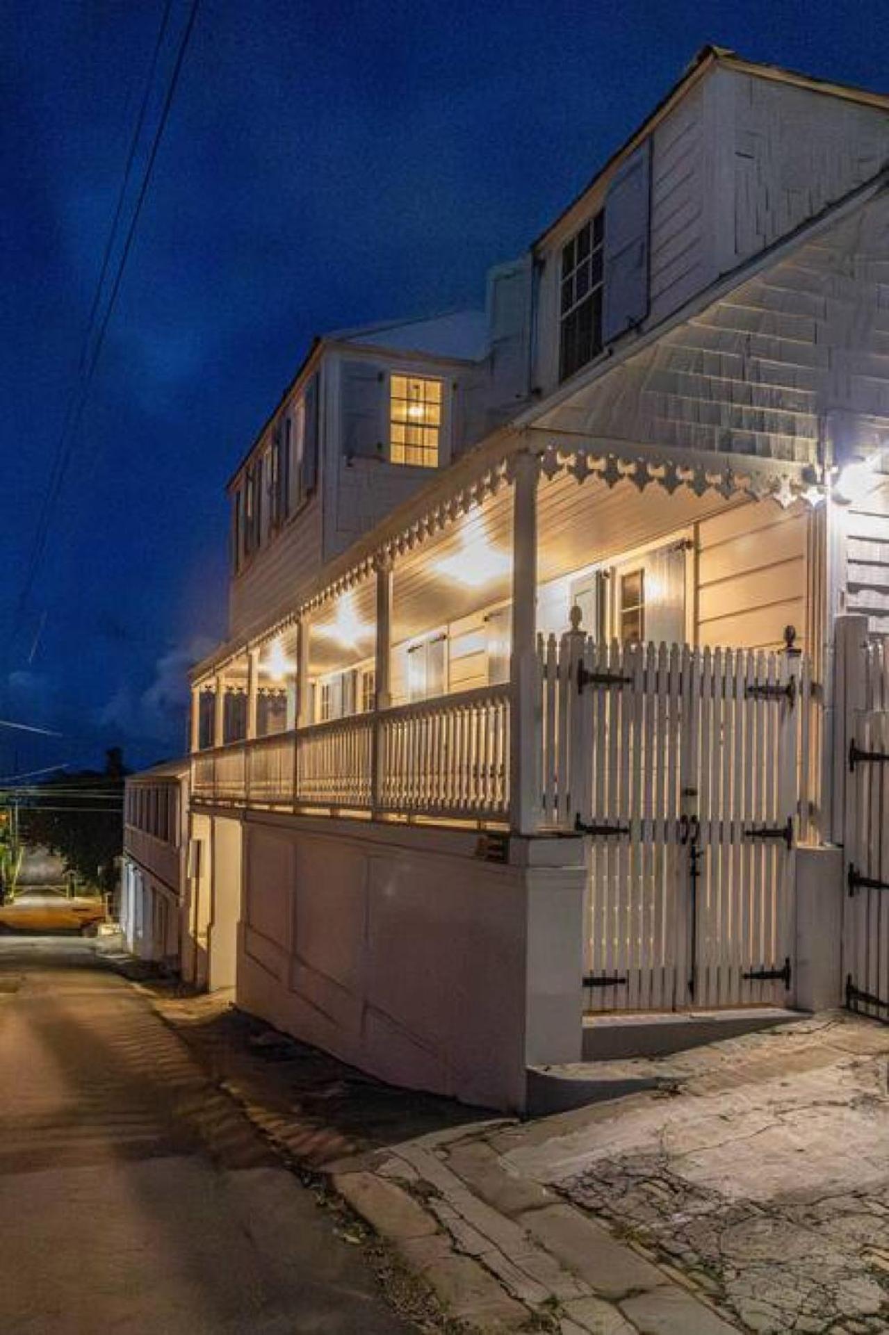 Blackbeards Rendezvous Downtown Danish Villa view 5