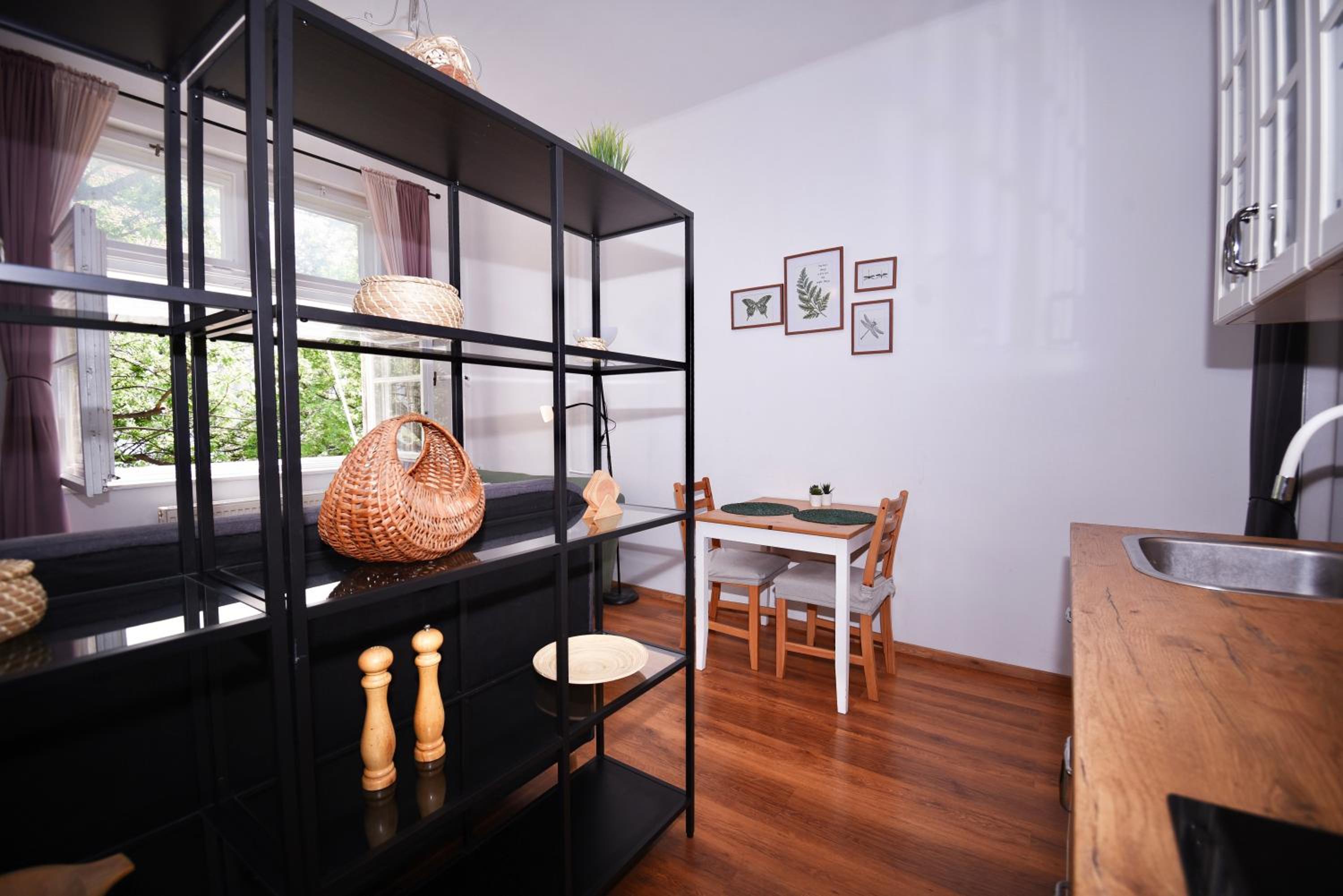 Central Urban Studio - Style meets Comfort view 4