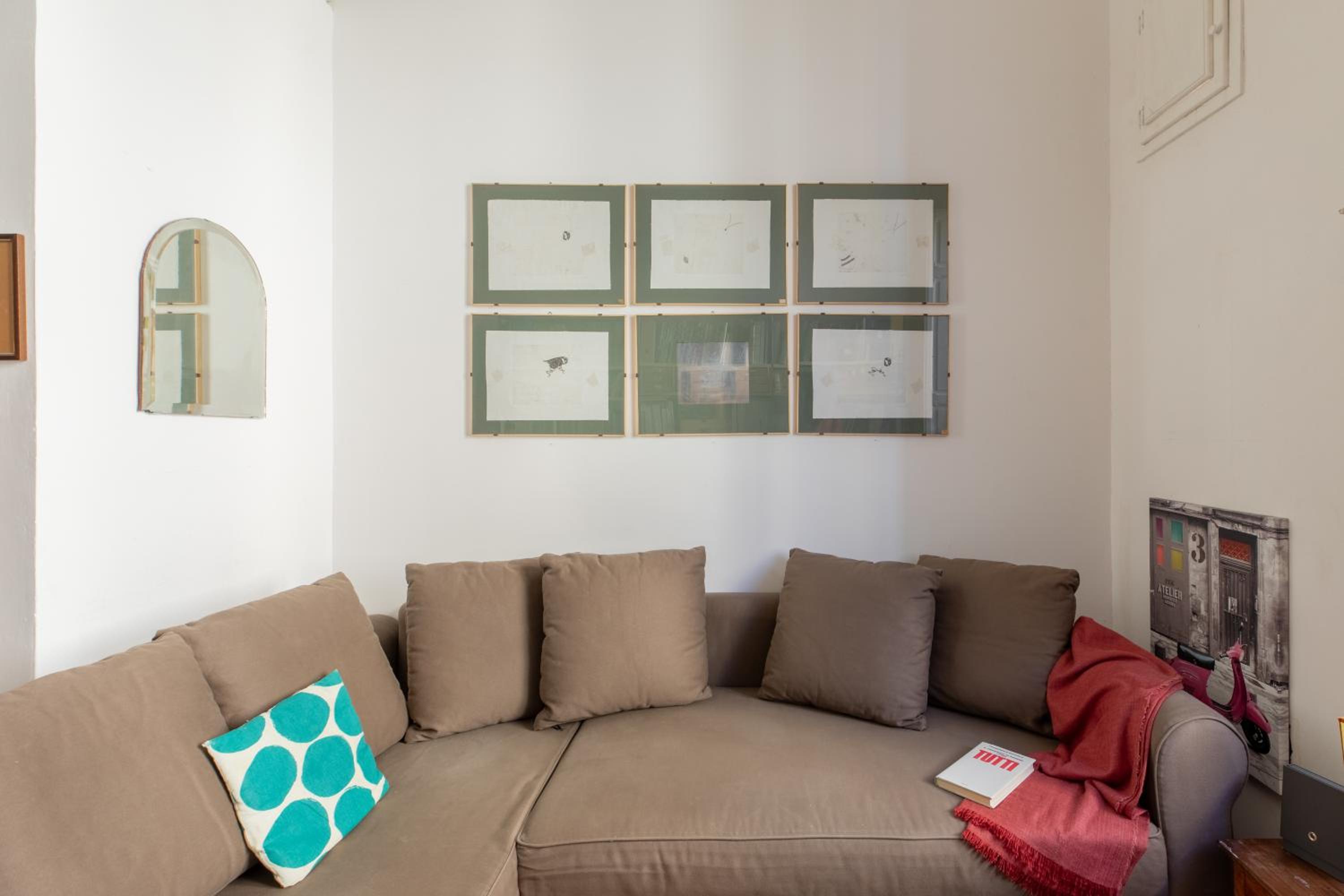 iFlat Trastevere Bright and Comfy 3 Bedroom apt photo 2