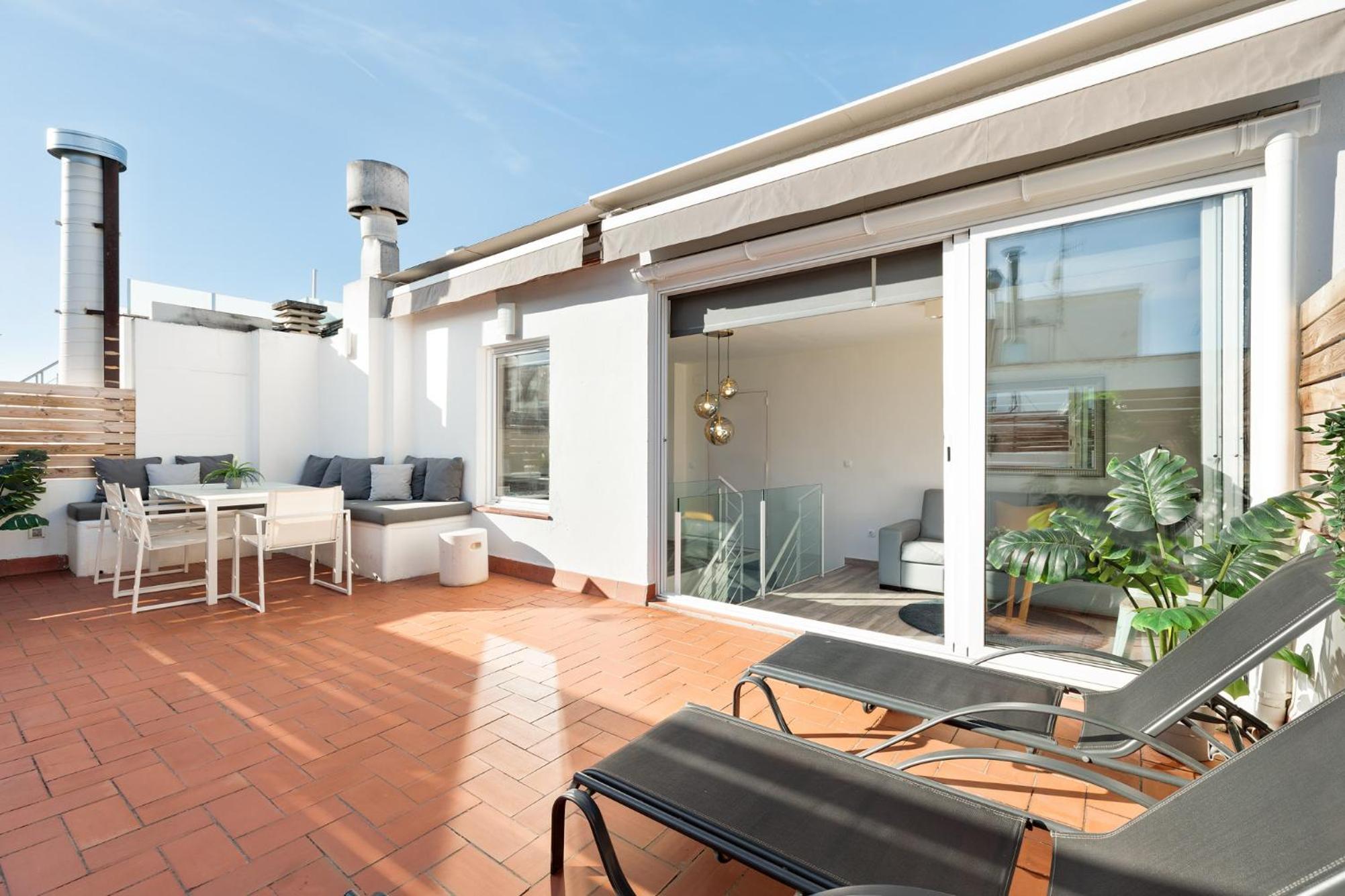 Sitges Group Blue&White