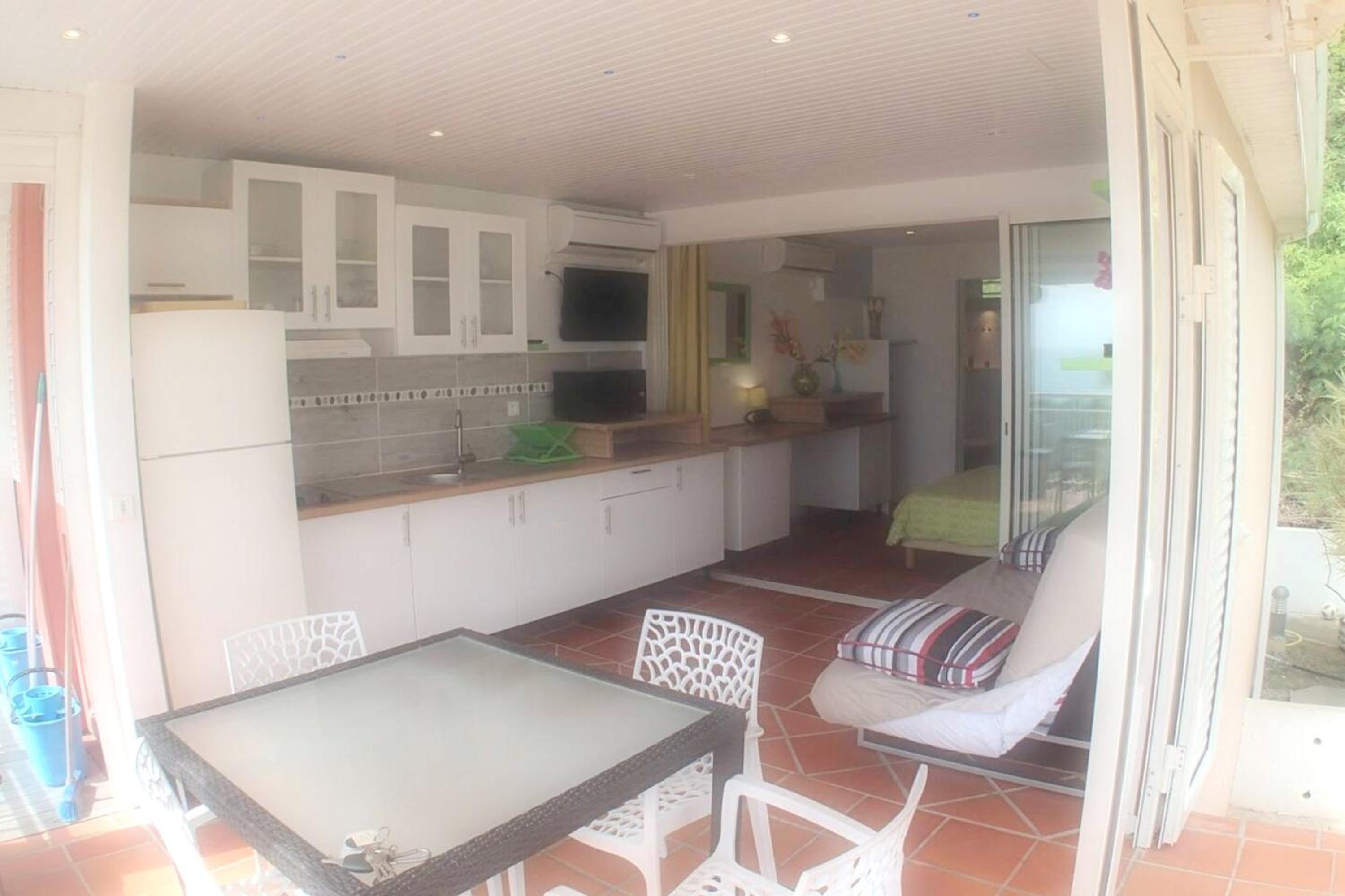 Appartement moderne a Saint Francois 37 m² Piscine partagee view 3