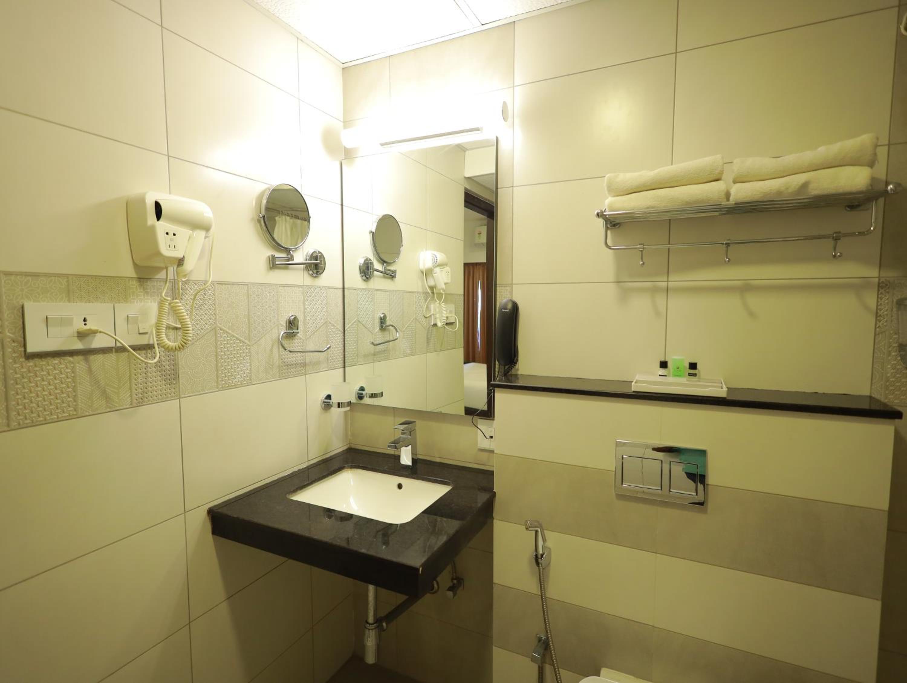 Cochin Vacations - Arctic Hotel - Property Image 5