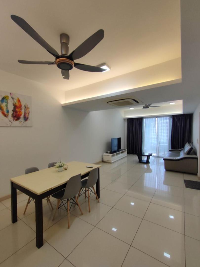 Mohamed Suits 3 bedroom