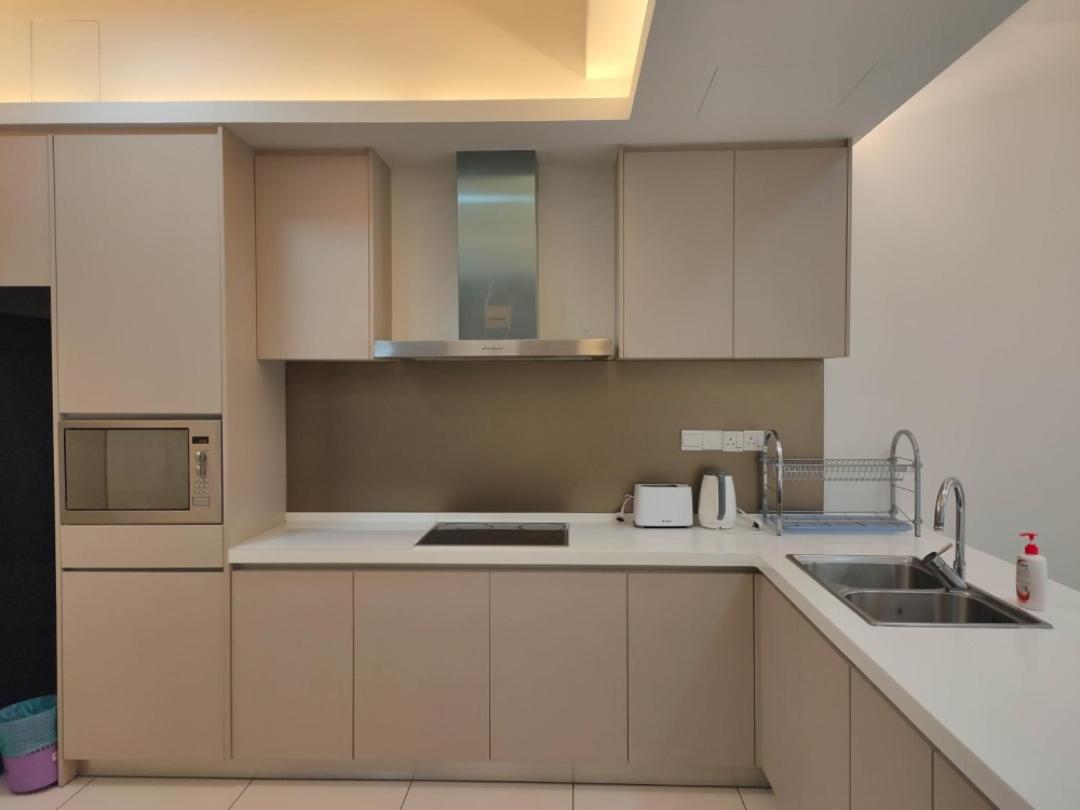Mohamed Suits 3 bedroom